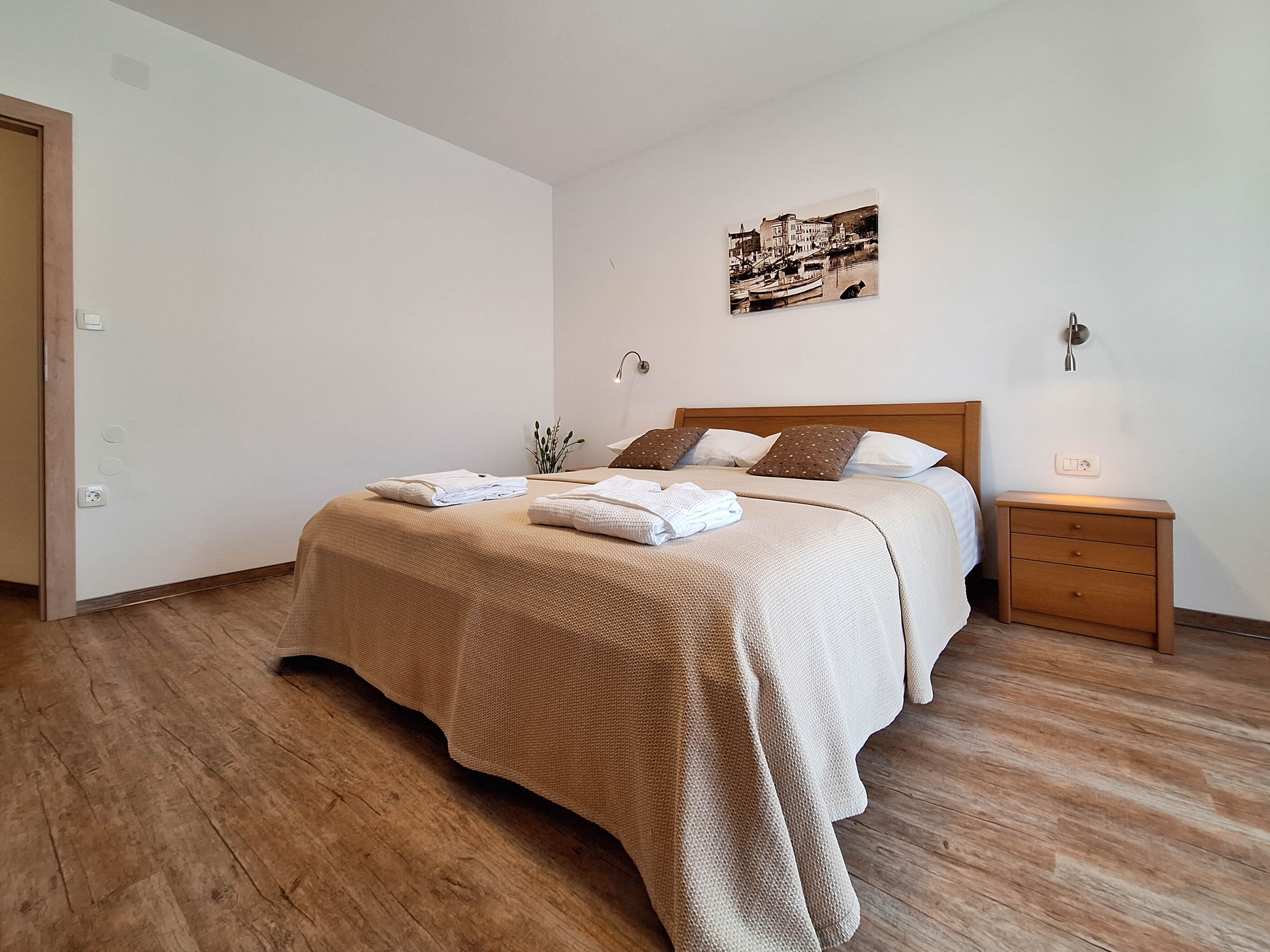 Apartment and Rooms Katunar 101381-A1