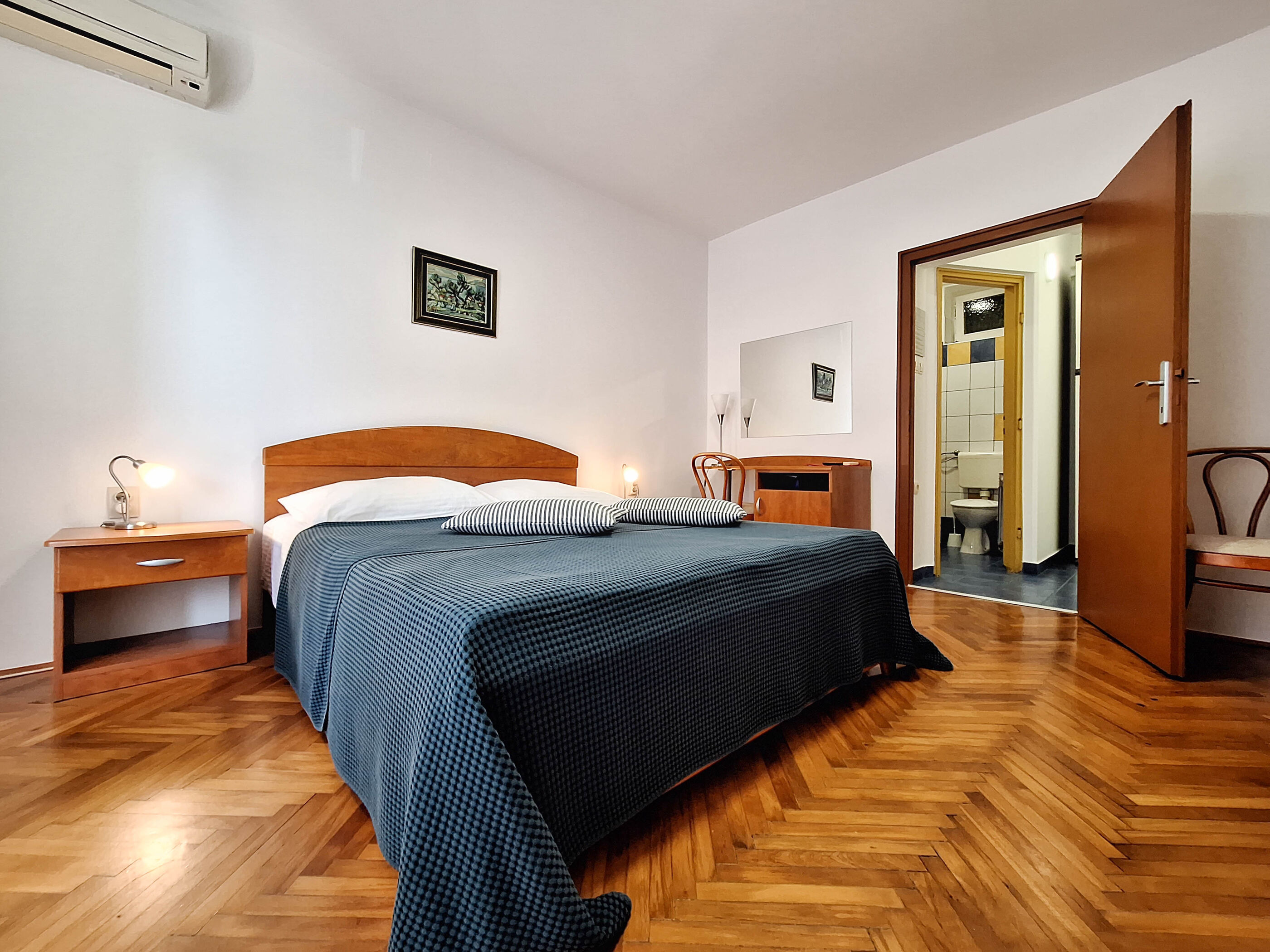Apartment and Rooms Katunar 101381-S1
