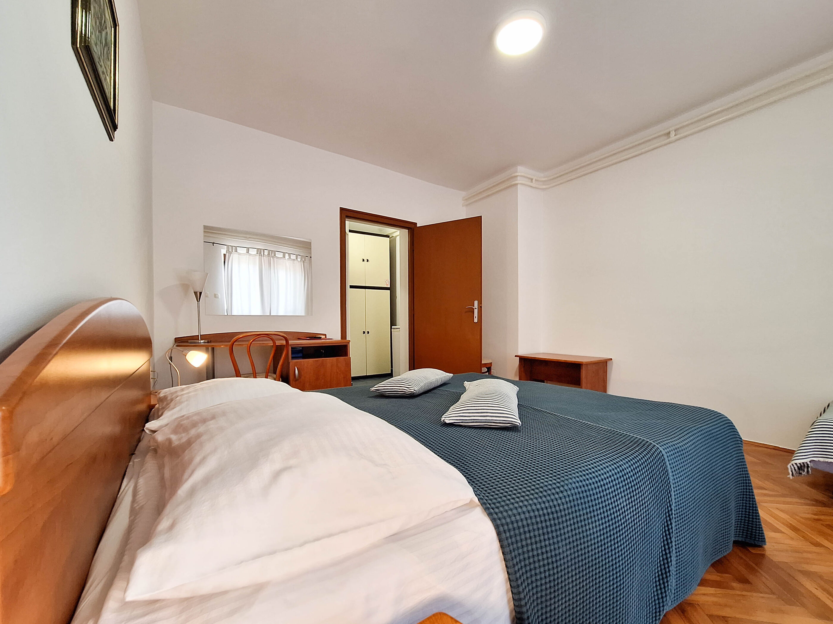 Apartment and Rooms Katunar 101381-S1