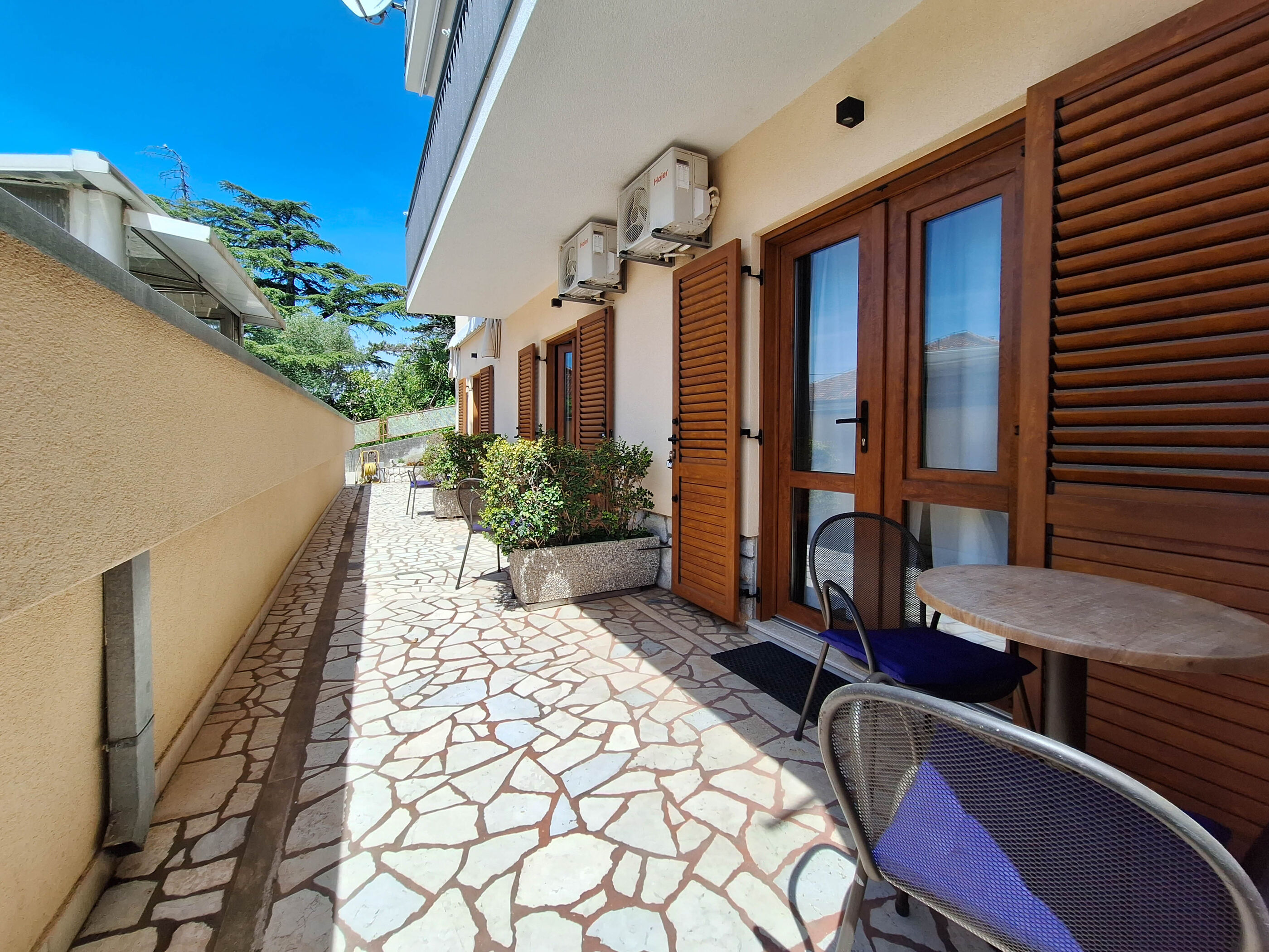 Apartment and Rooms Katunar 101381-S3