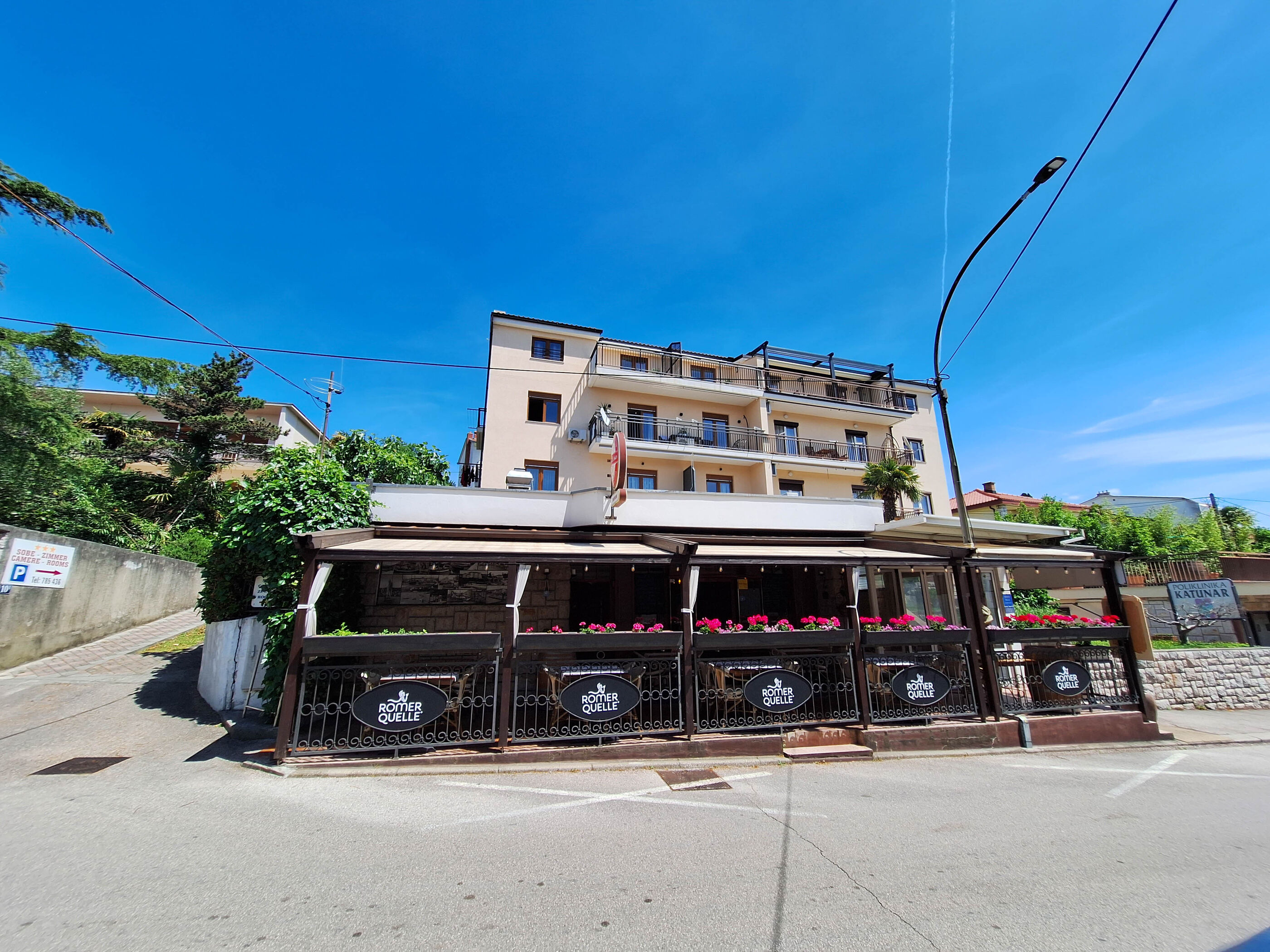 Apartment and Rooms Katunar 101381-S3