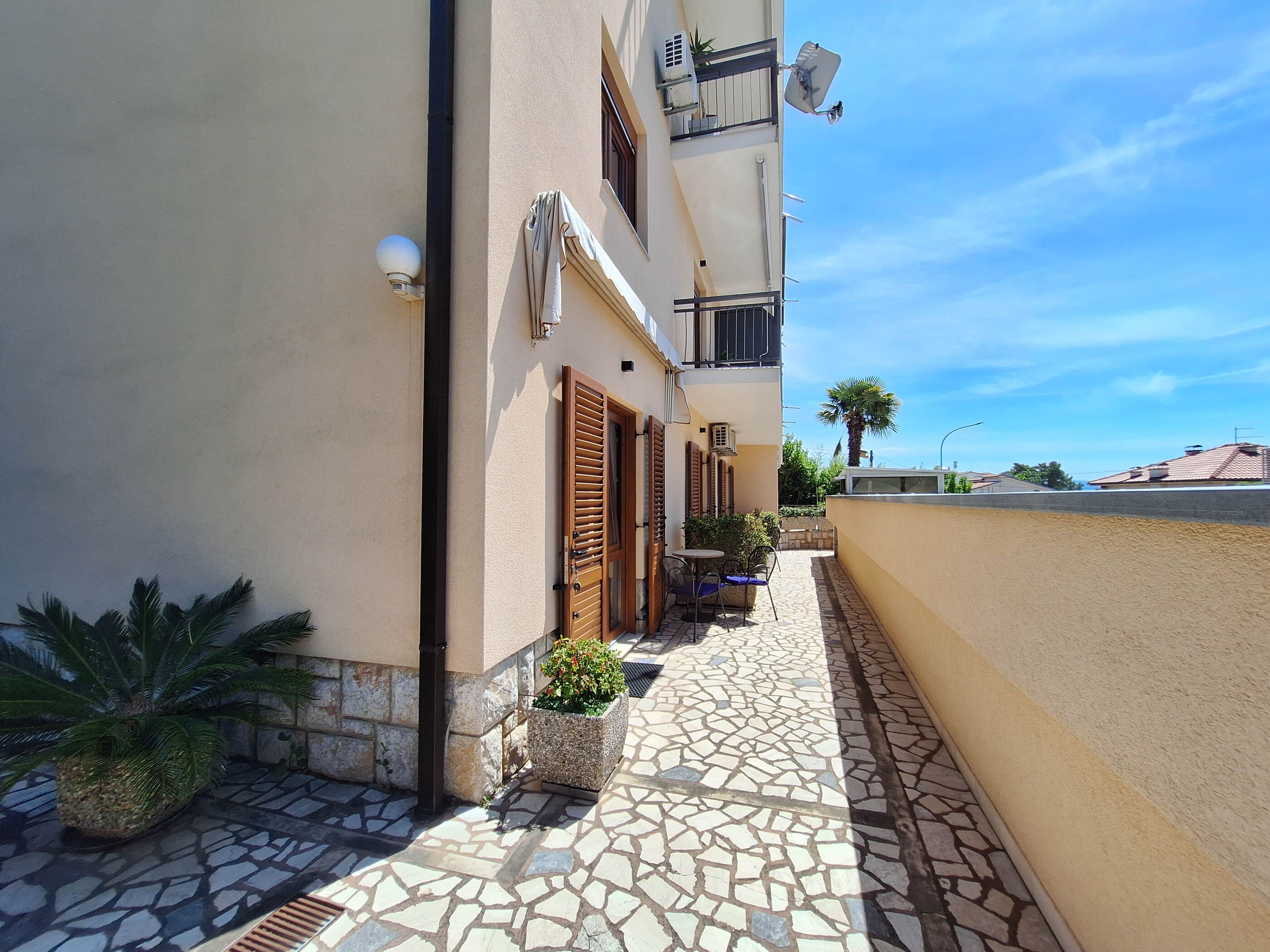 Apartment and Rooms Katunar 101381-S3