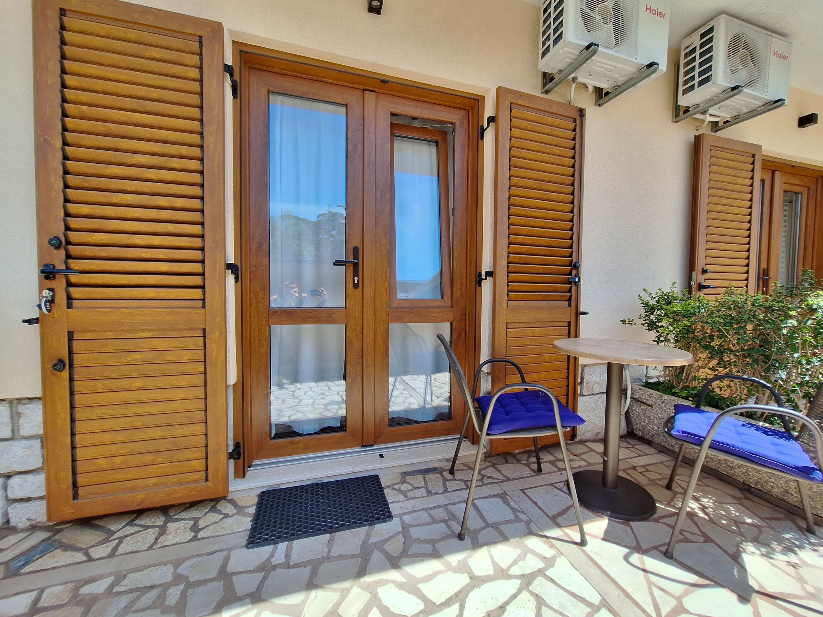 Apartment and Rooms Katunar 101381-S2
