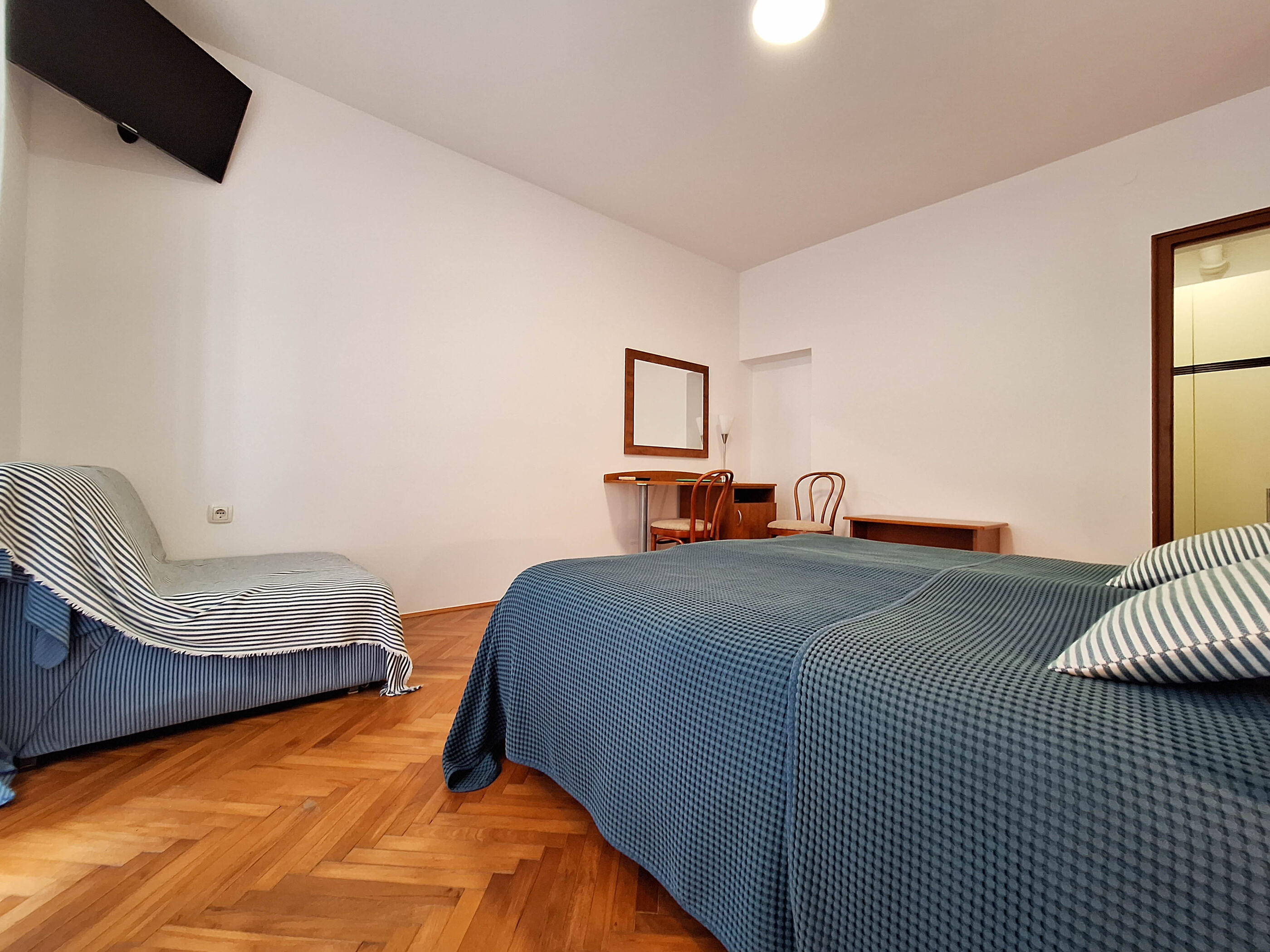 Apartment and Rooms Katunar 101381-S2