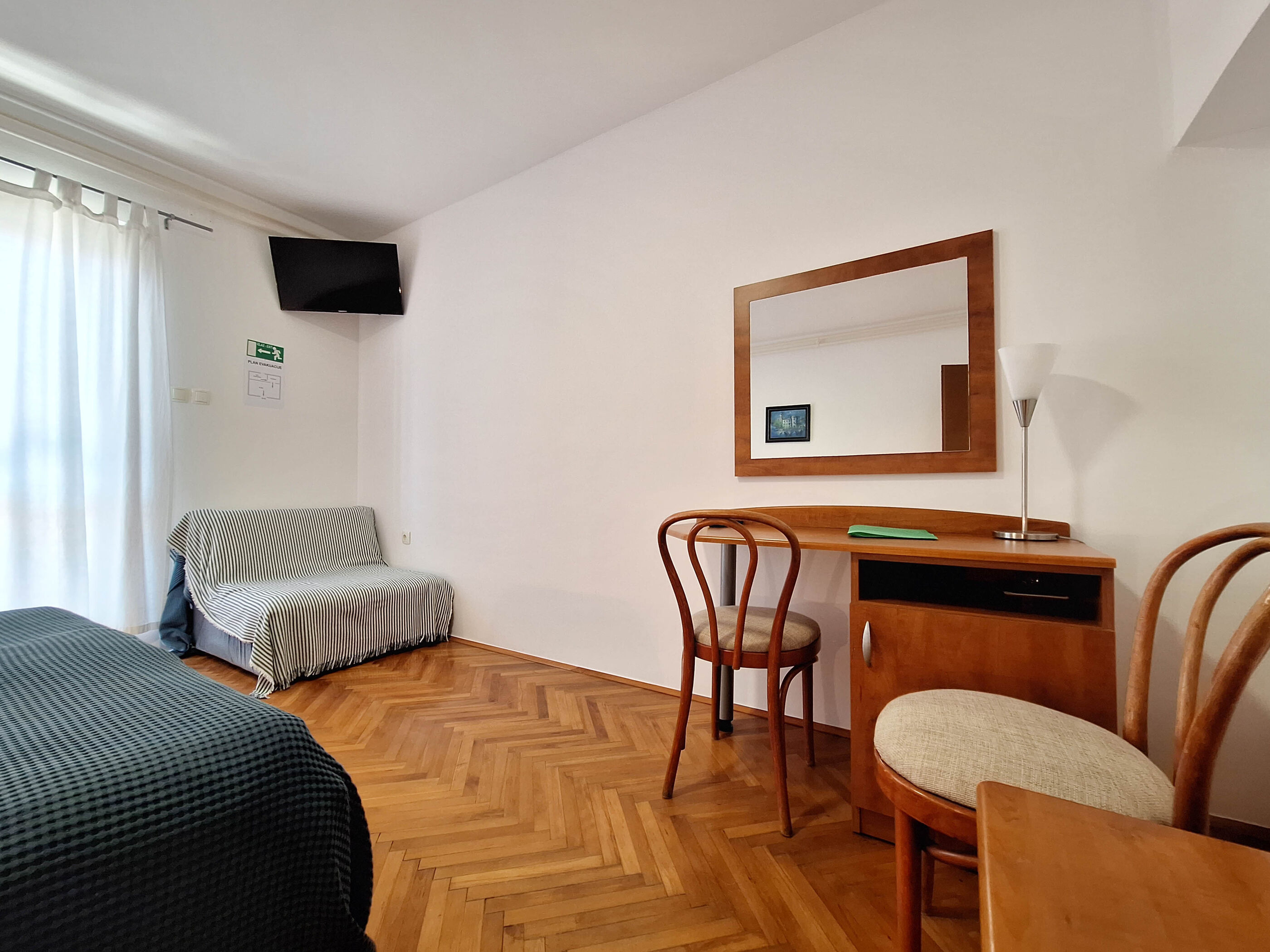 Apartment and Rooms Katunar 101381-S2