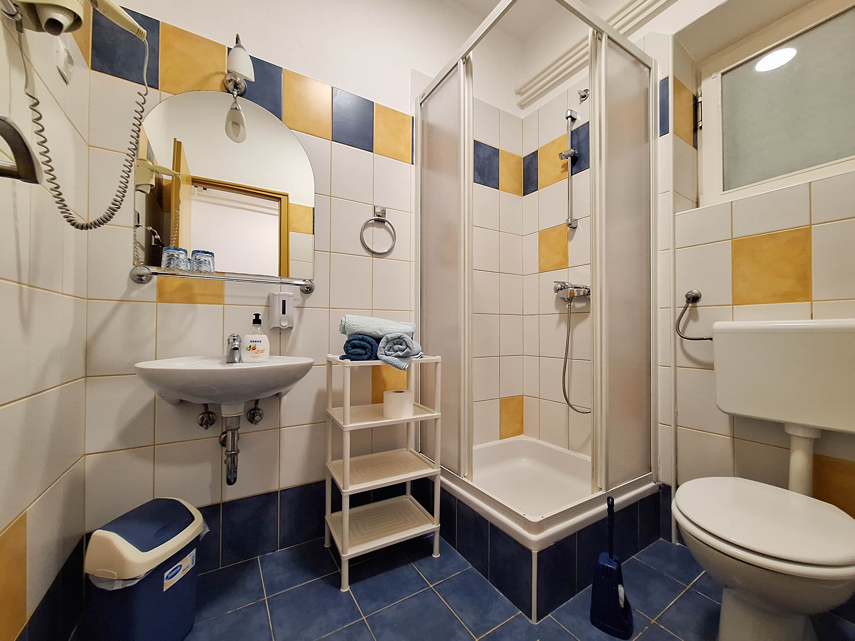 Apartment and Rooms Katunar 101381-S2
