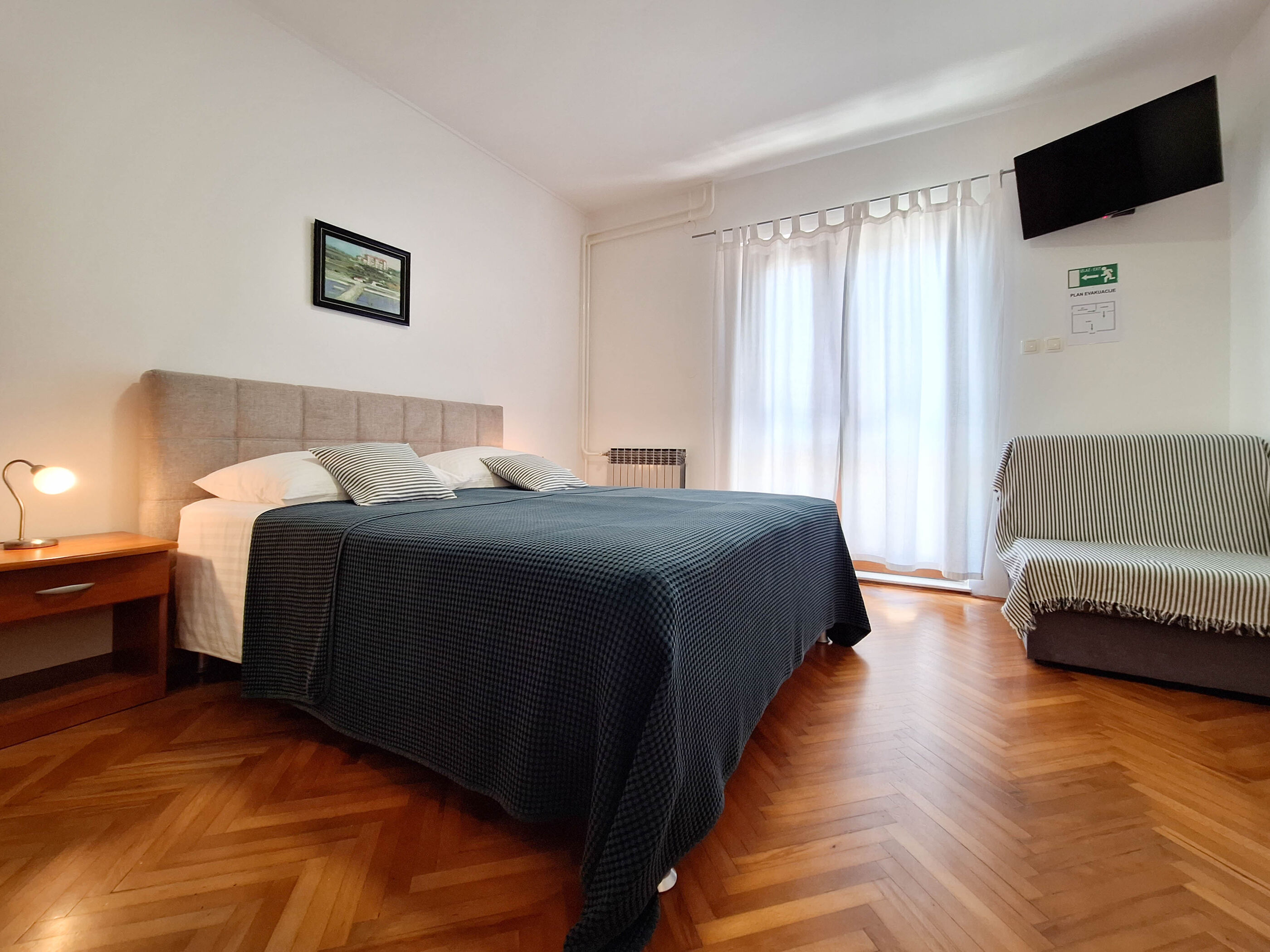 Apartment and Rooms Katunar 101381-S3