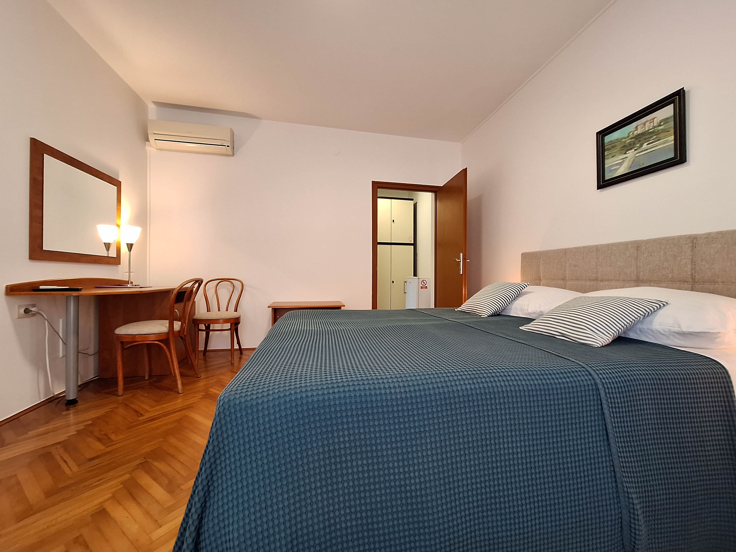 Apartment and Rooms Katunar 101381-S3