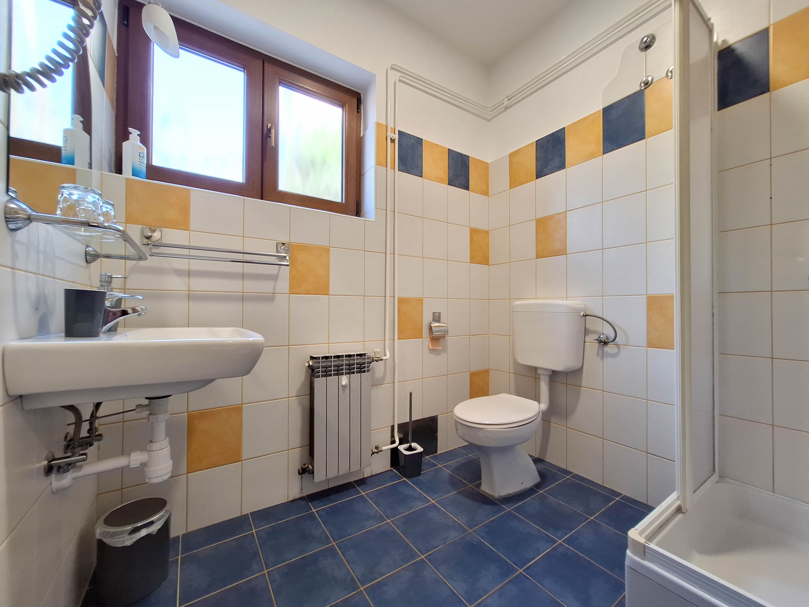 Apartment and Rooms Katunar 101381-S3
