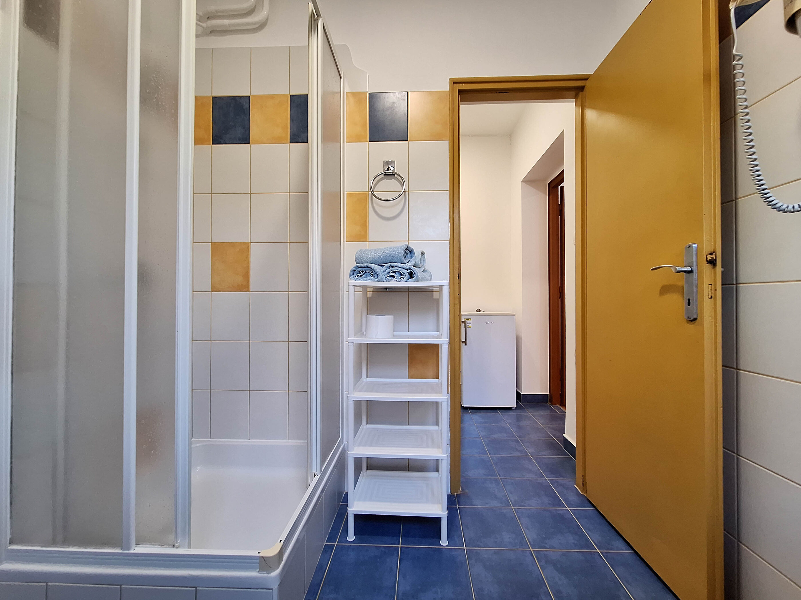 Apartment and Rooms Katunar 101381-S3