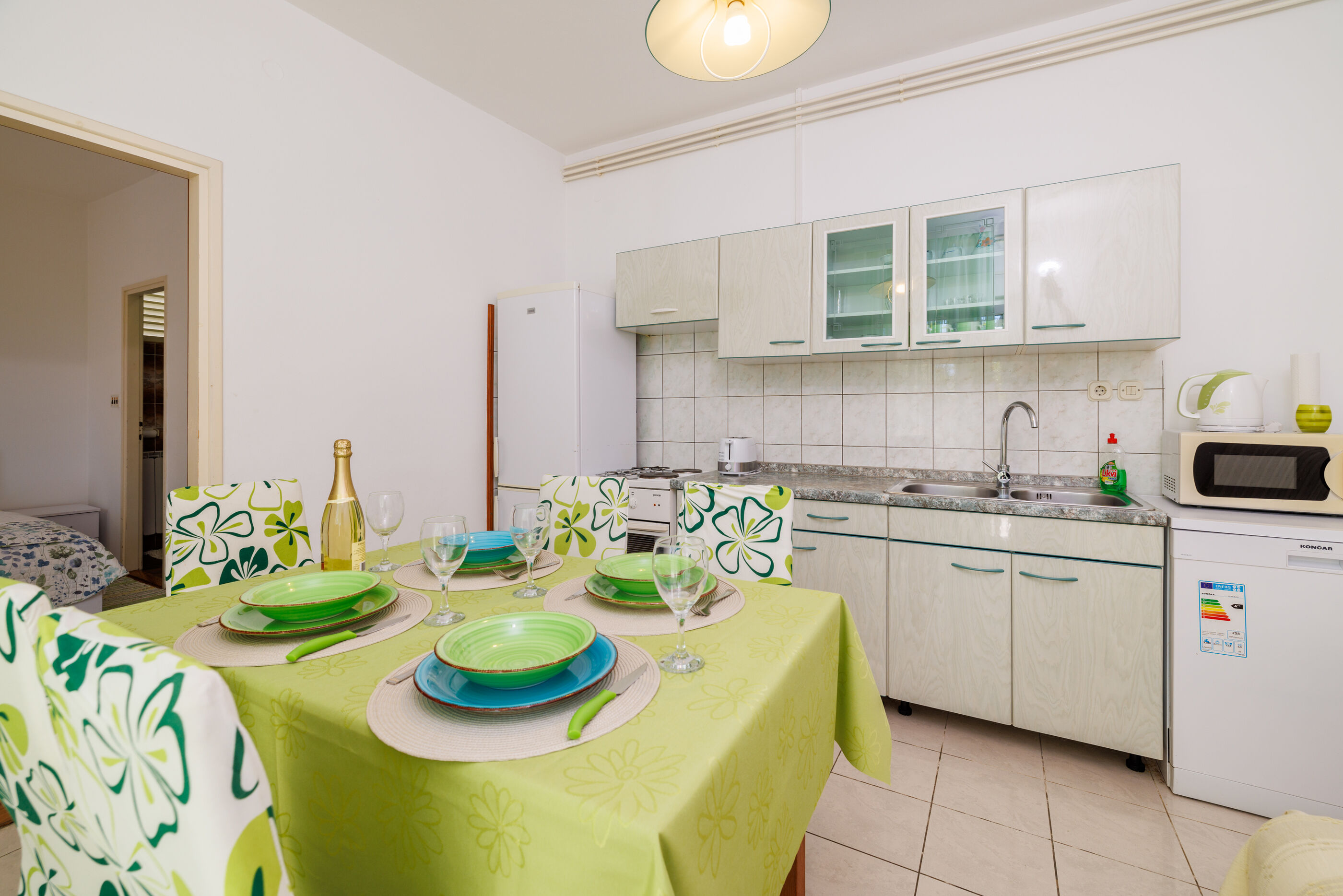 Apartments and Room Petar 94145-A1