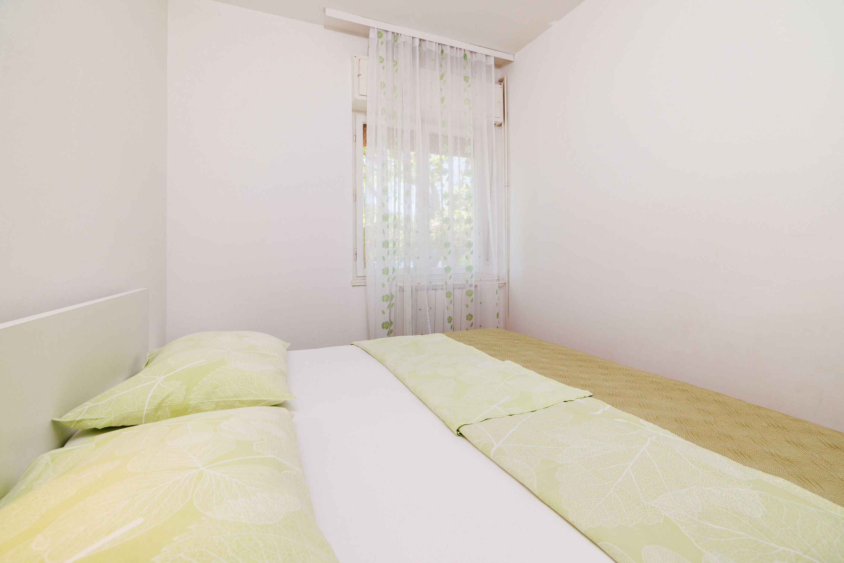 Apartments and Room Petar 94145-A1