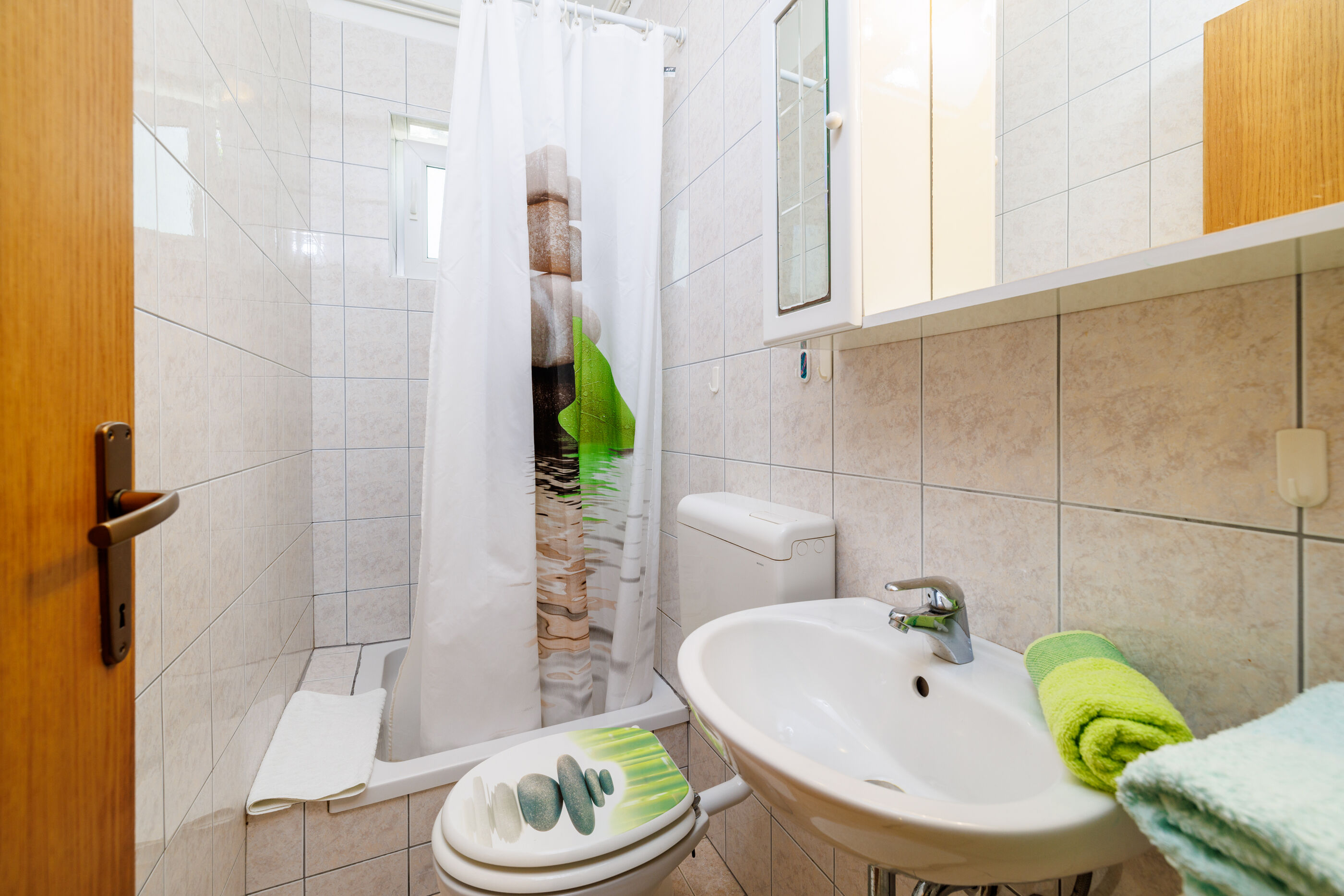 Apartments and Room Petar 94145-A1