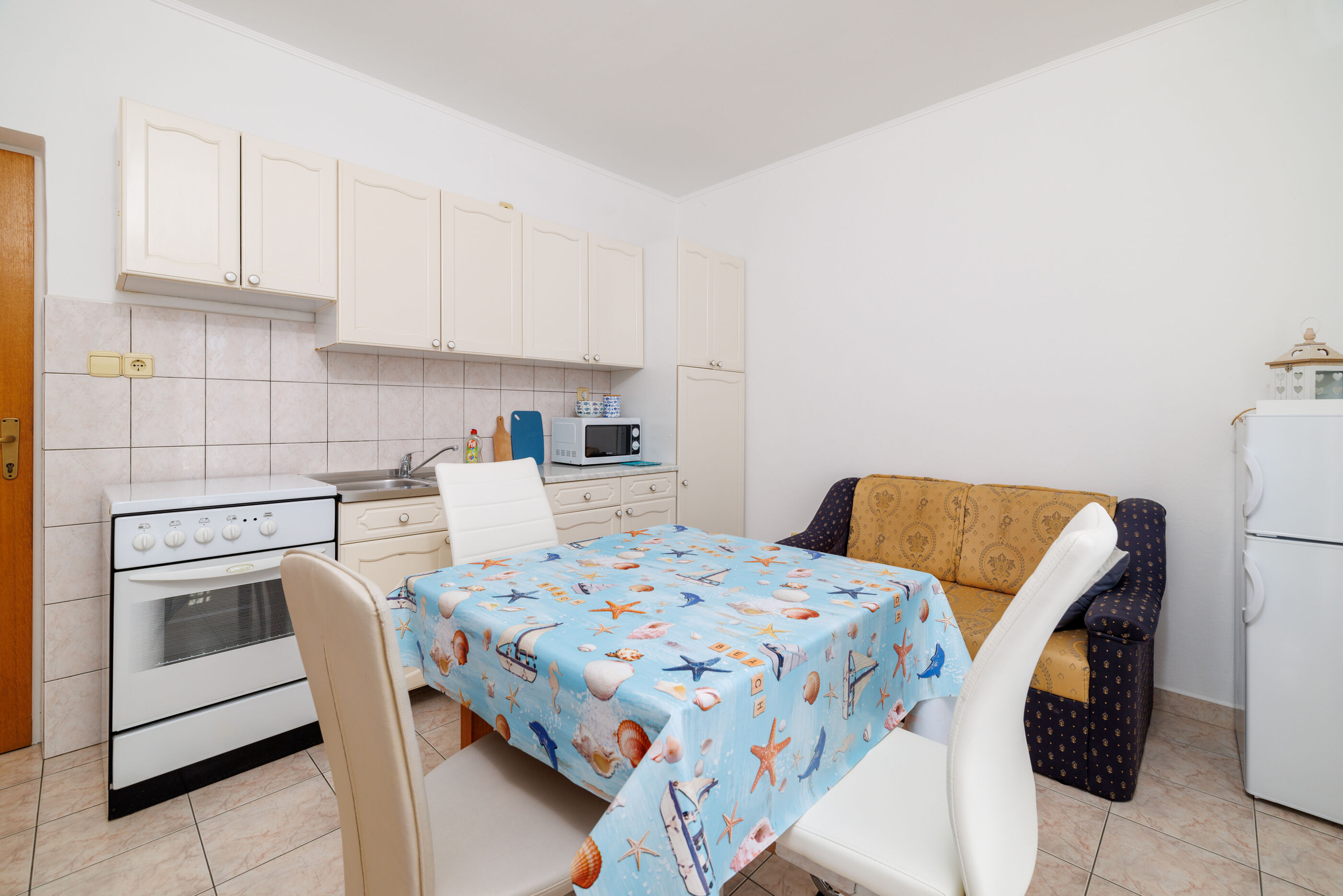 Apartments and Room Petar 94145-A3