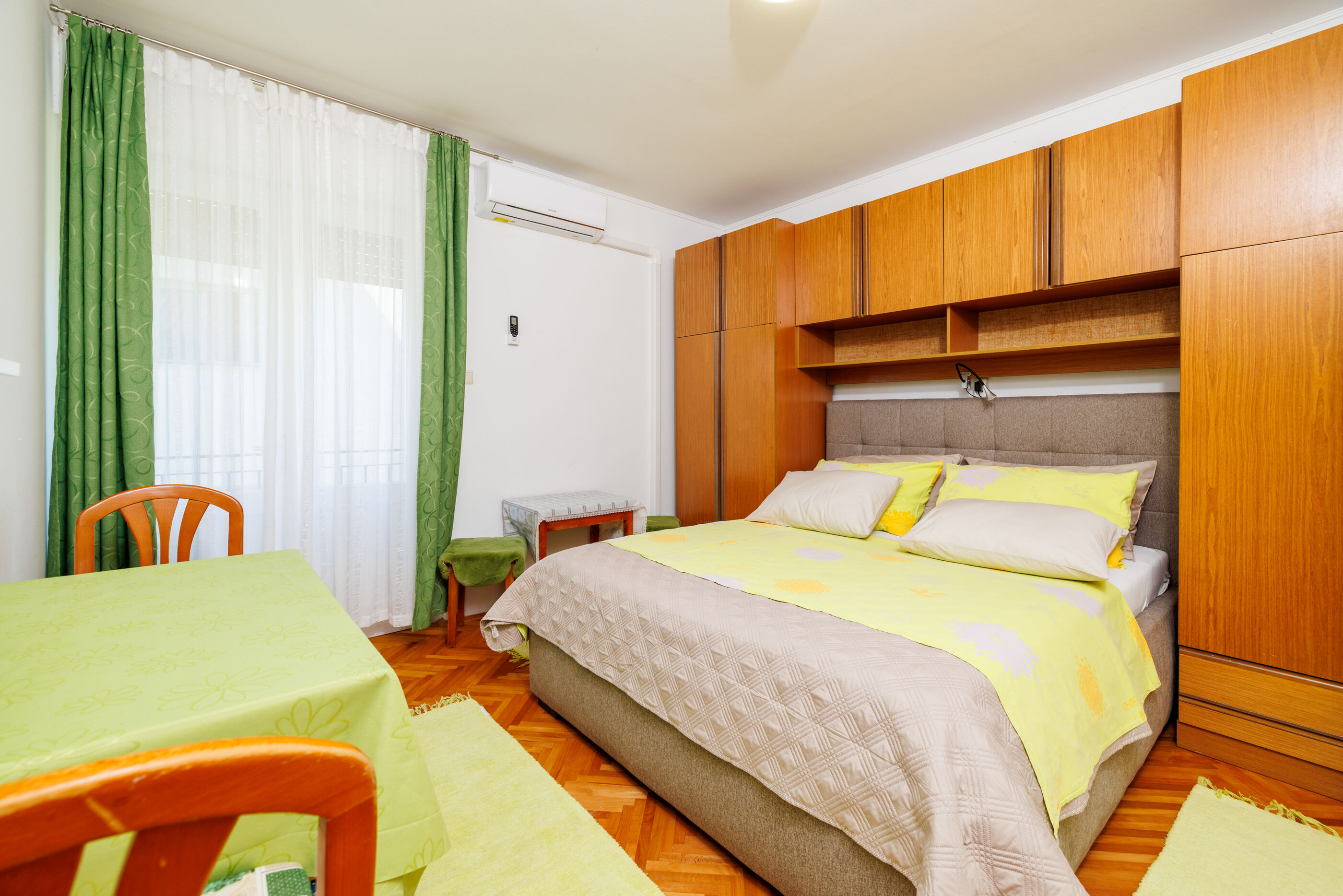 Apartments and Room Petar 94145-S1
