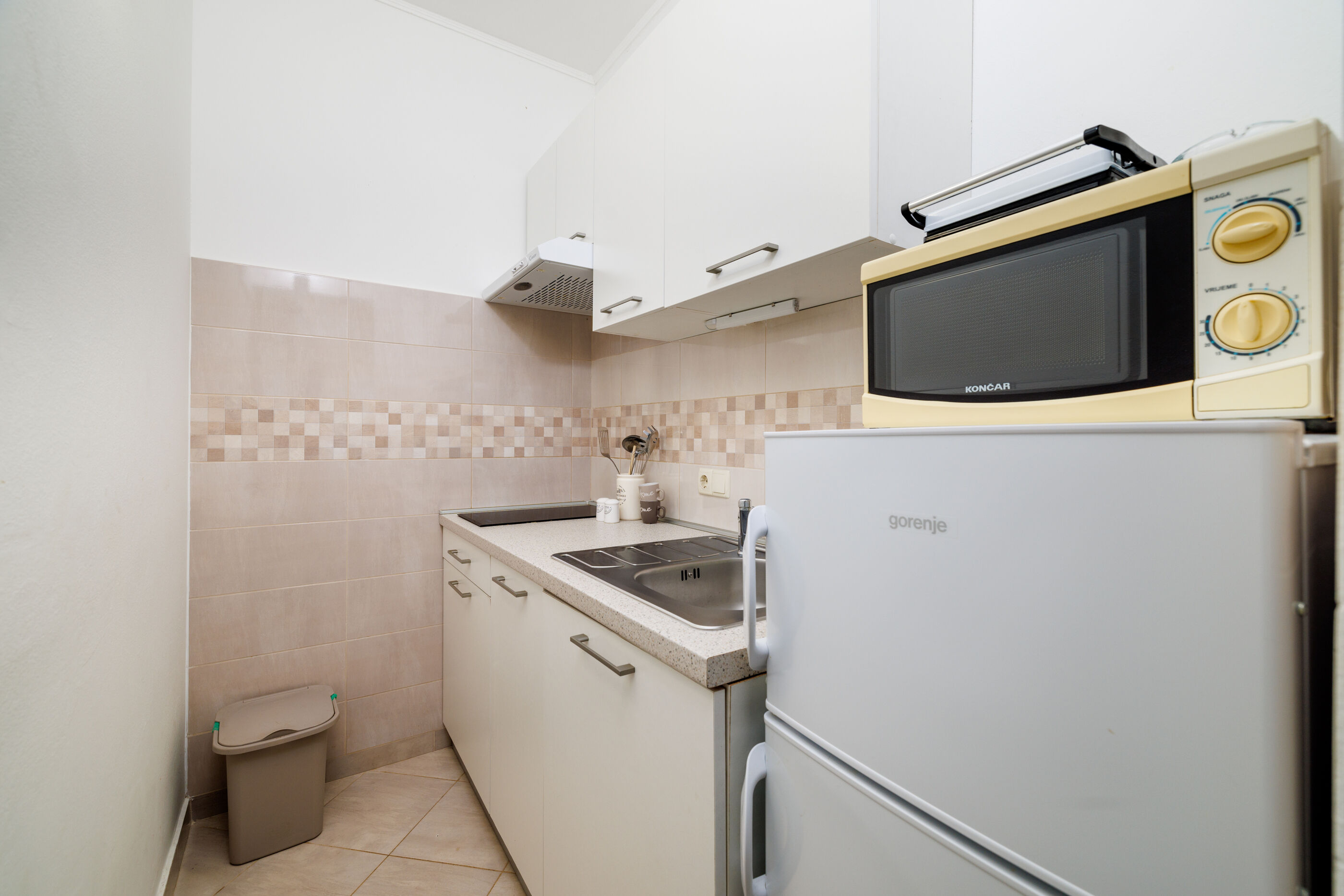 Apartments and Room Petar 94145-S1