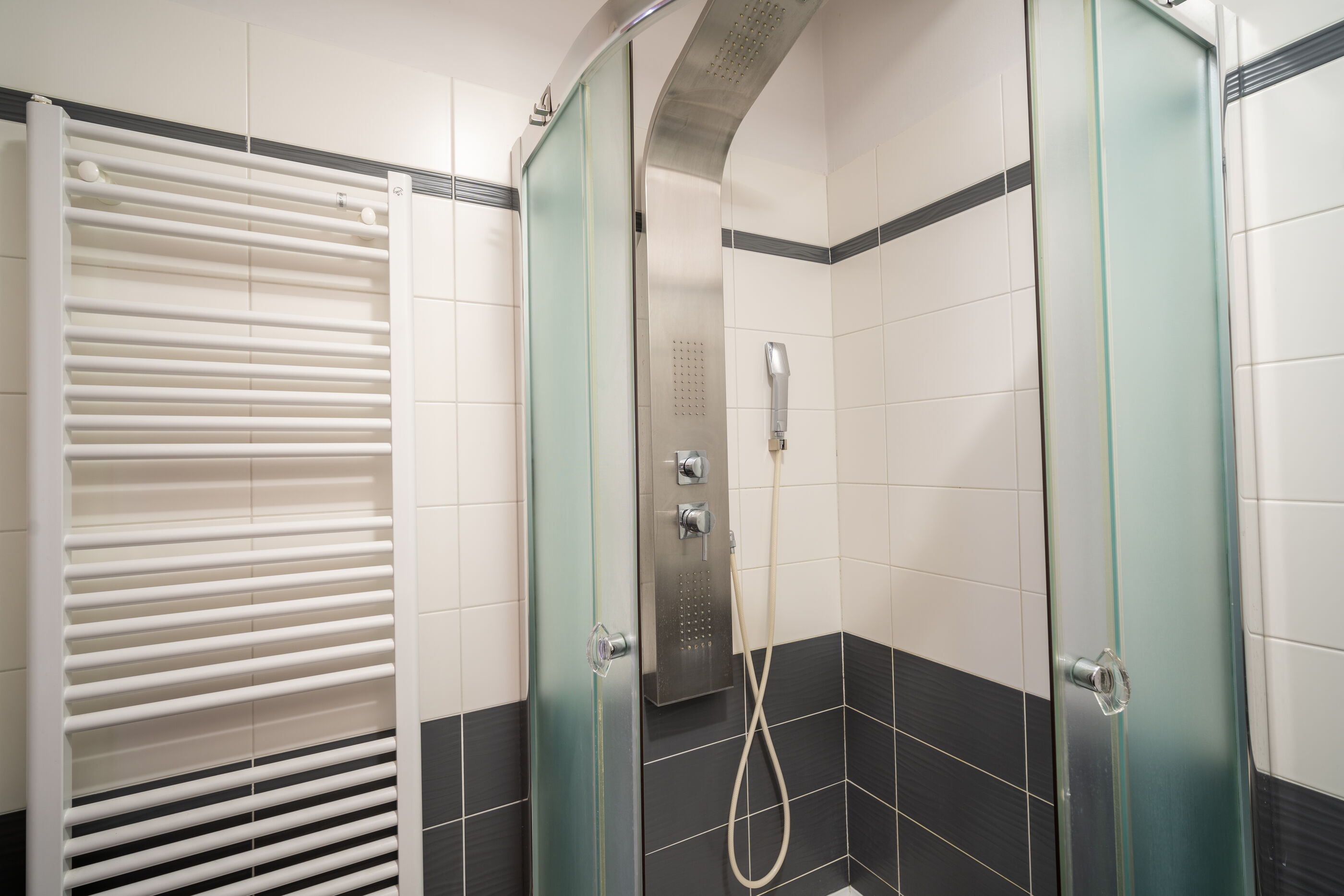 Apartments Valbruna 72981-A2