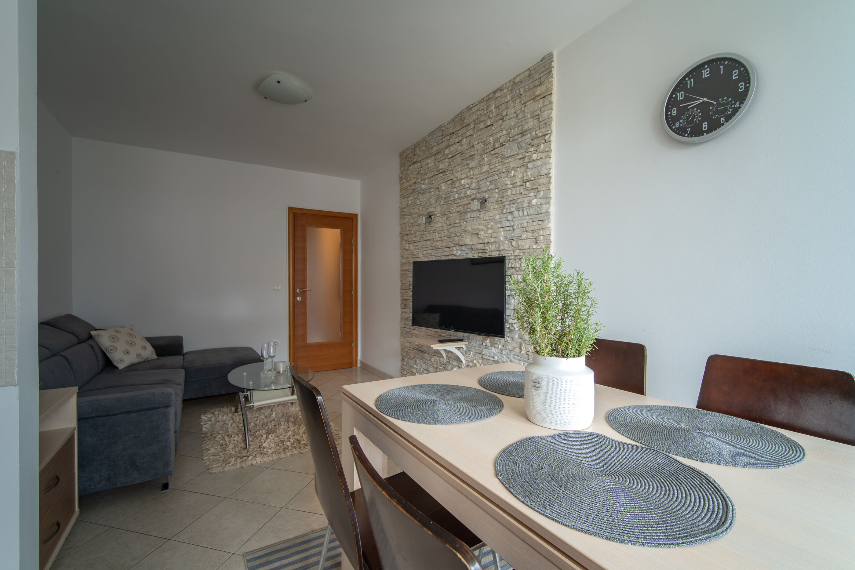 Apartments Valbruna 72981-A2