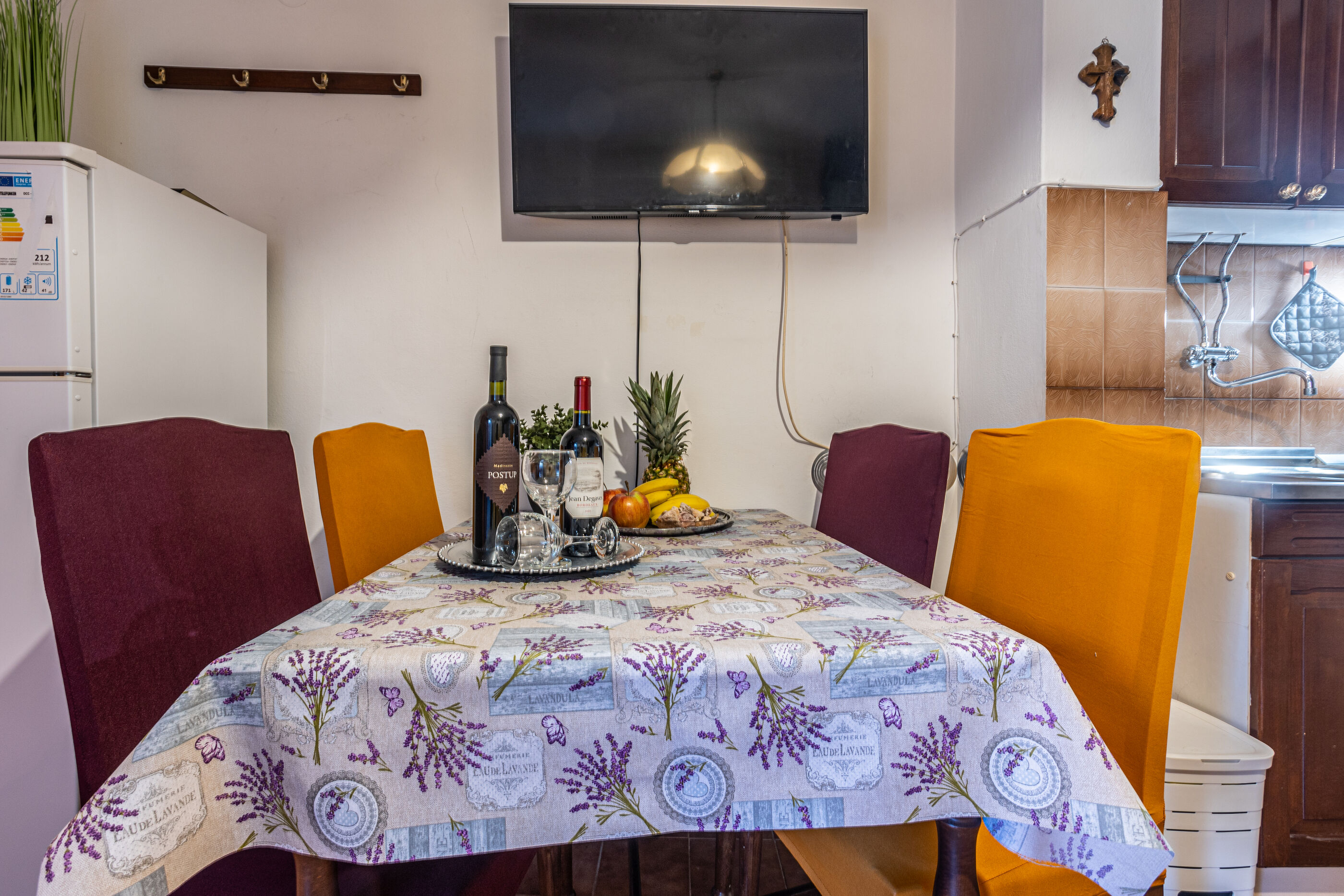 Apartment B&I 100831-A1