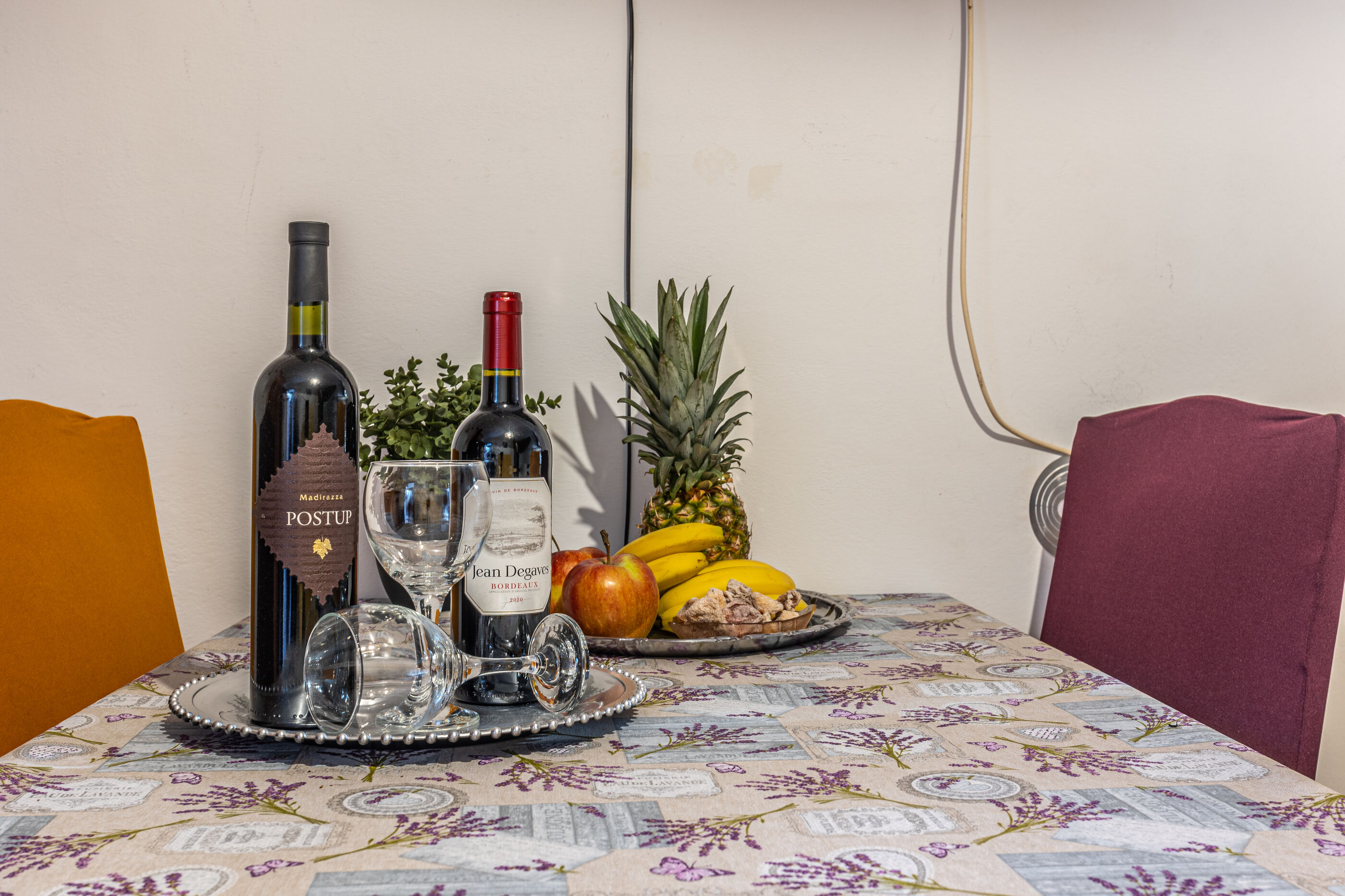 Apartment B&I 100831-A1