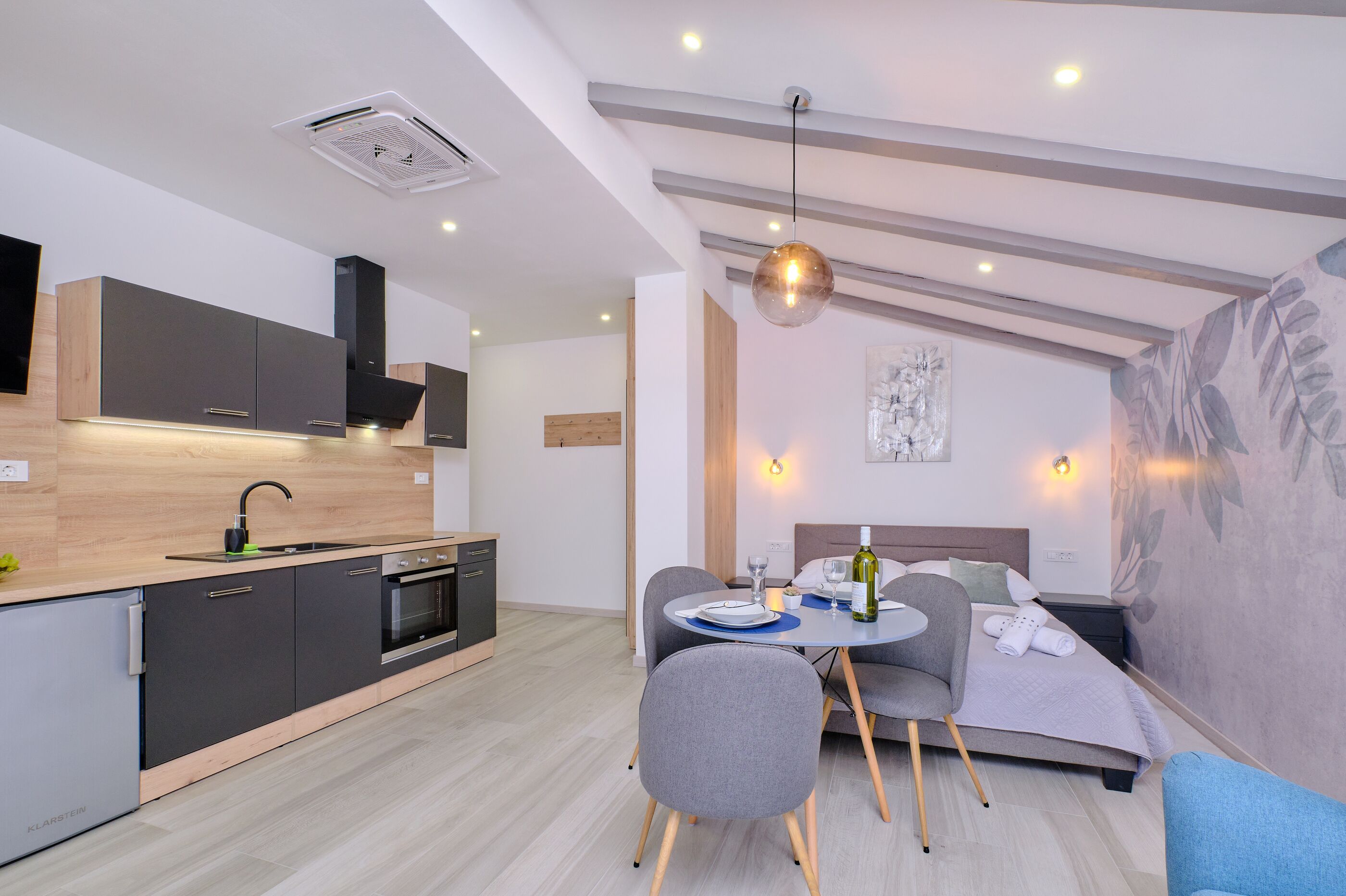 Apartments NIKOLINA 4 STAR 17521-A2