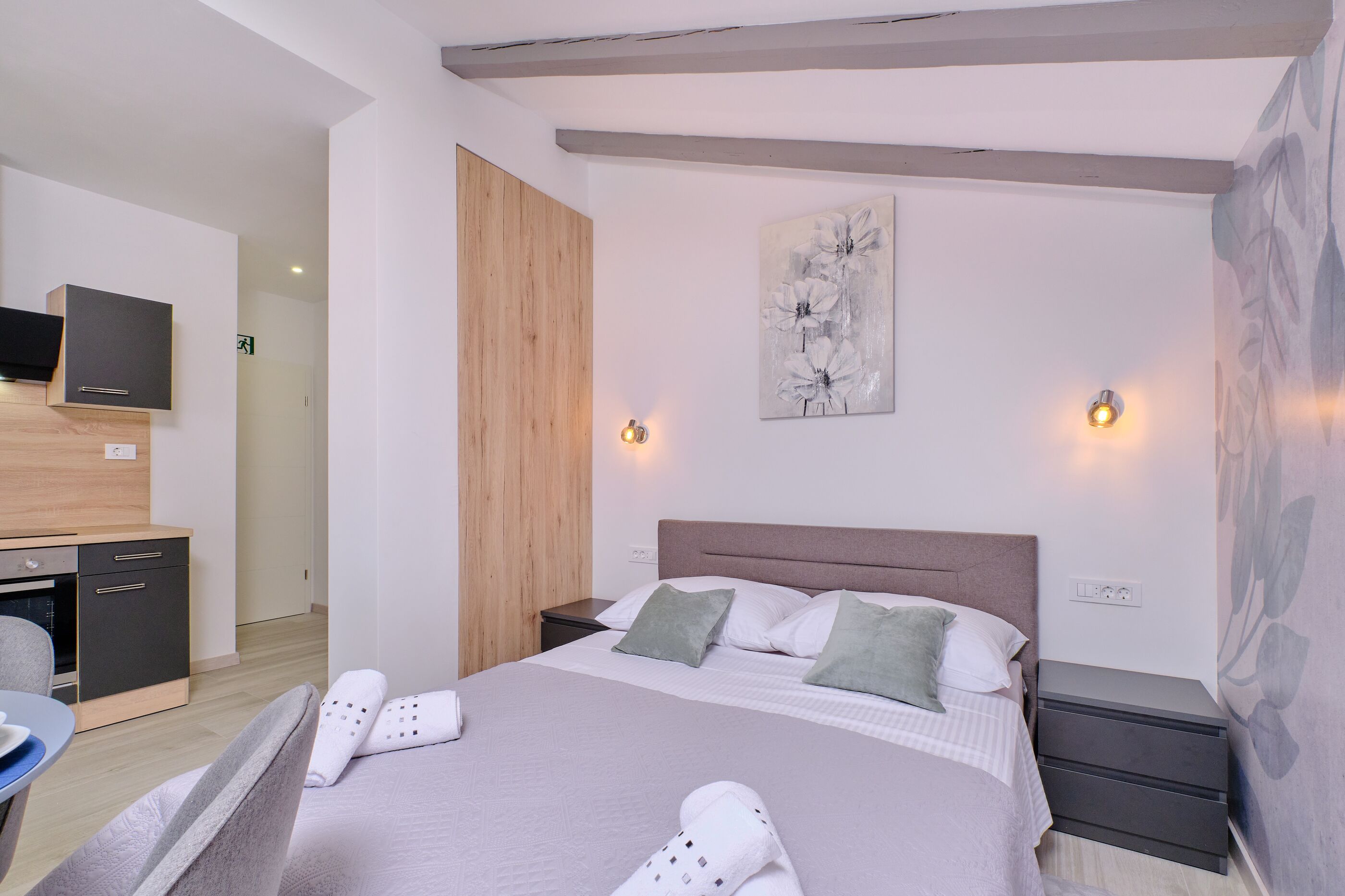 Apartments NIKOLINA 4 STAR 17521-A2