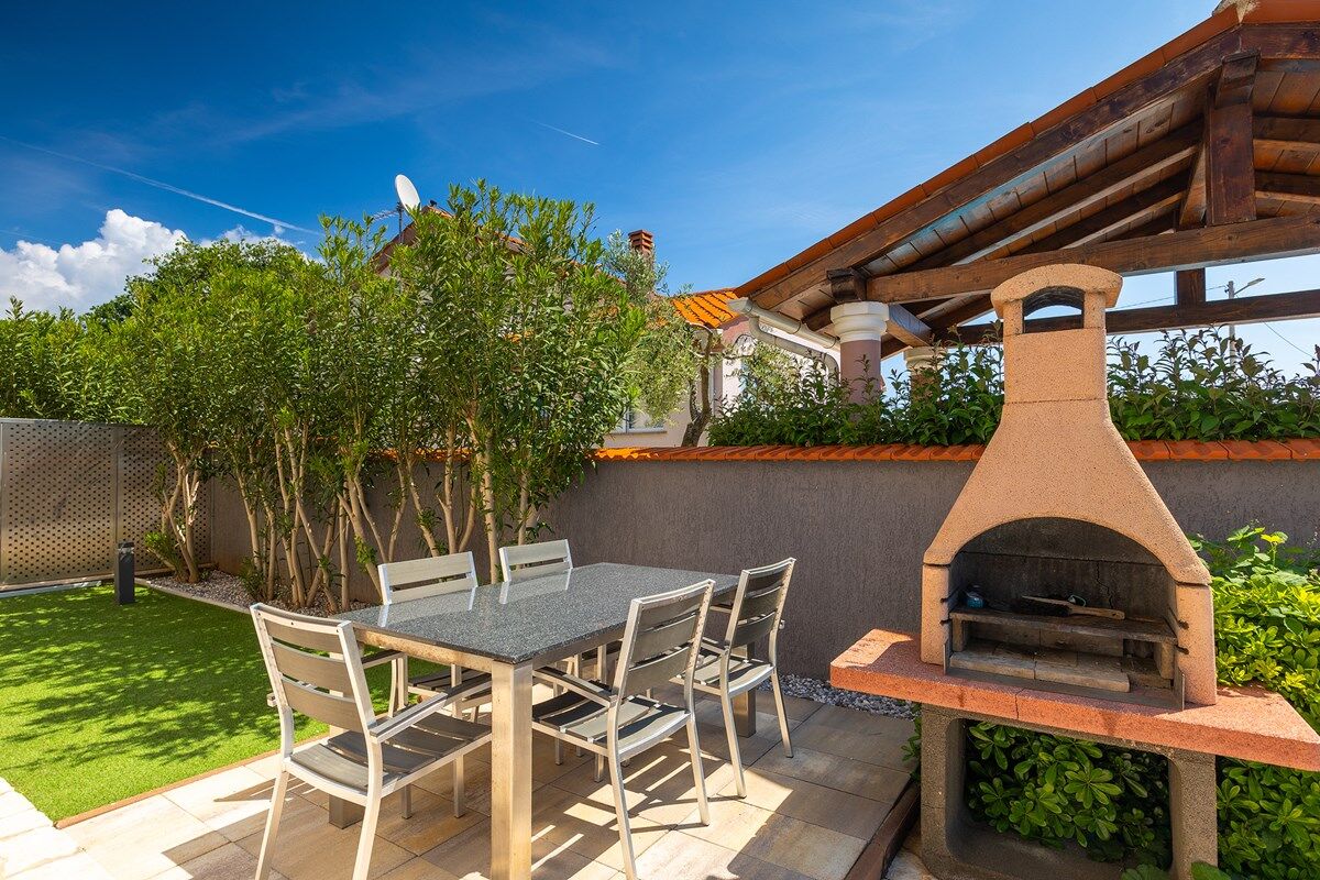 Villa Lara 1 74282-K1