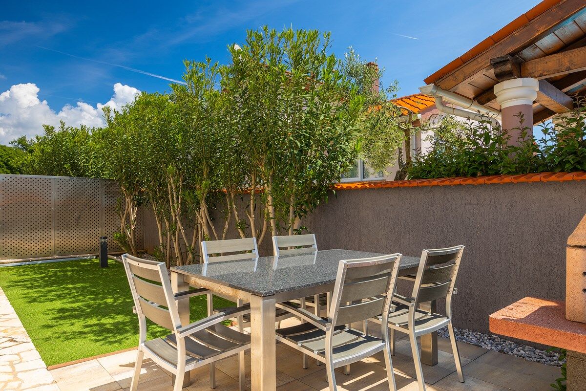 Villa Lara 1 74282-K1