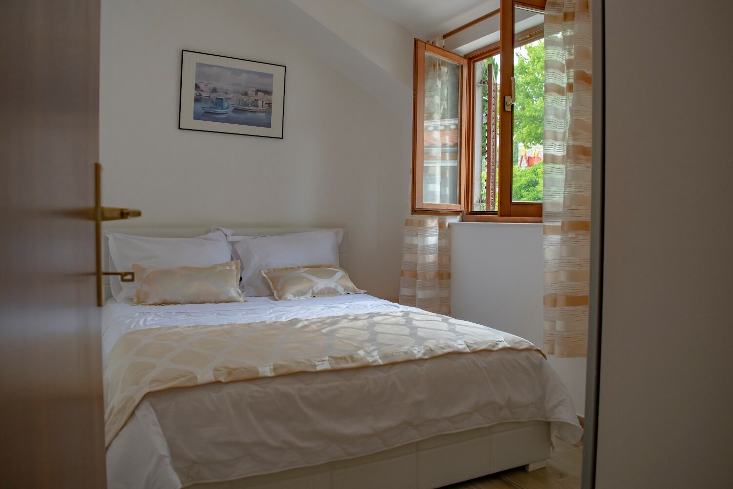 Apartments Daira 102041-A3