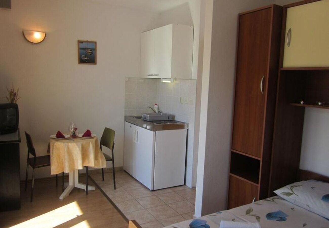 Apartments and Room Dar 102071-A1