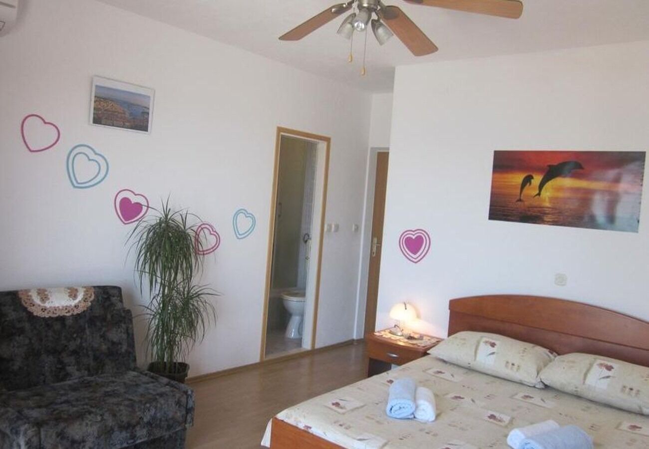 Apartments and Room Dar 102071-S3