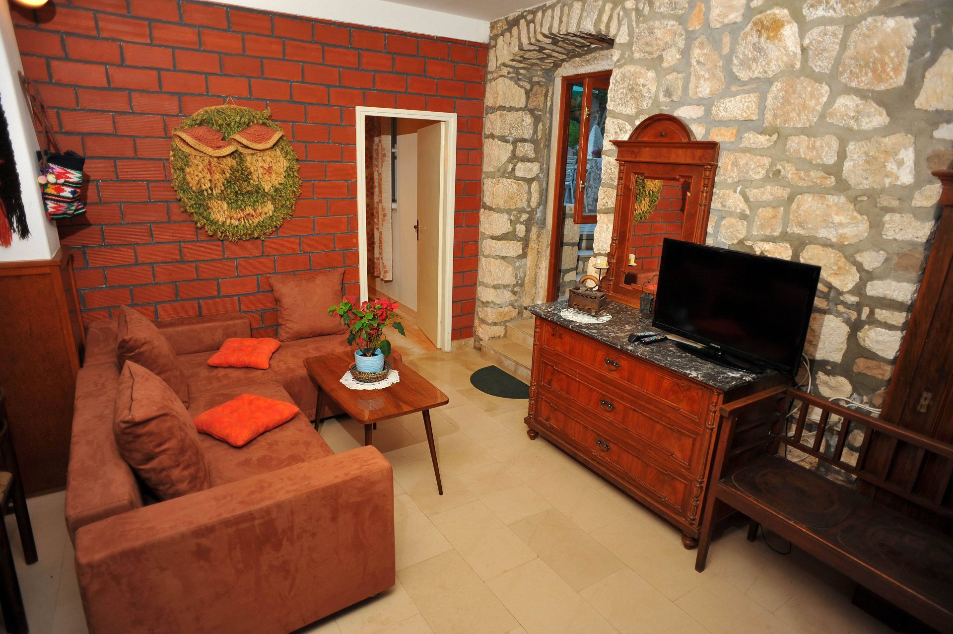 Apartments Piv 102111-A1