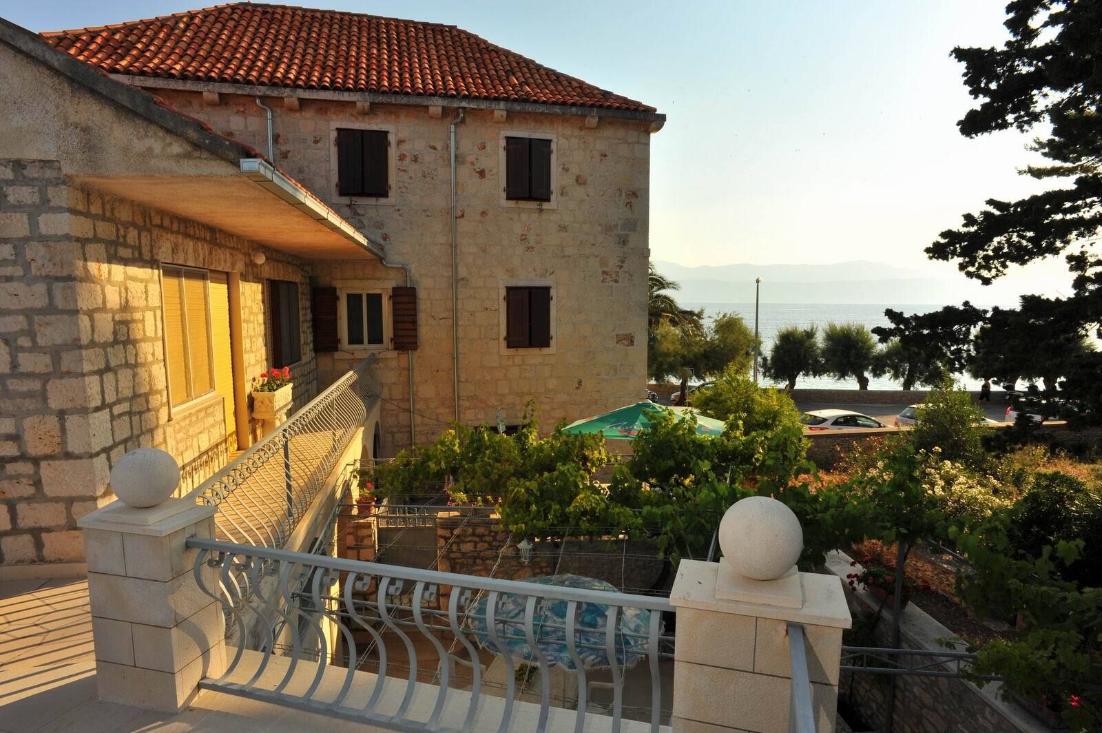 Apartments Piv 102111-A3