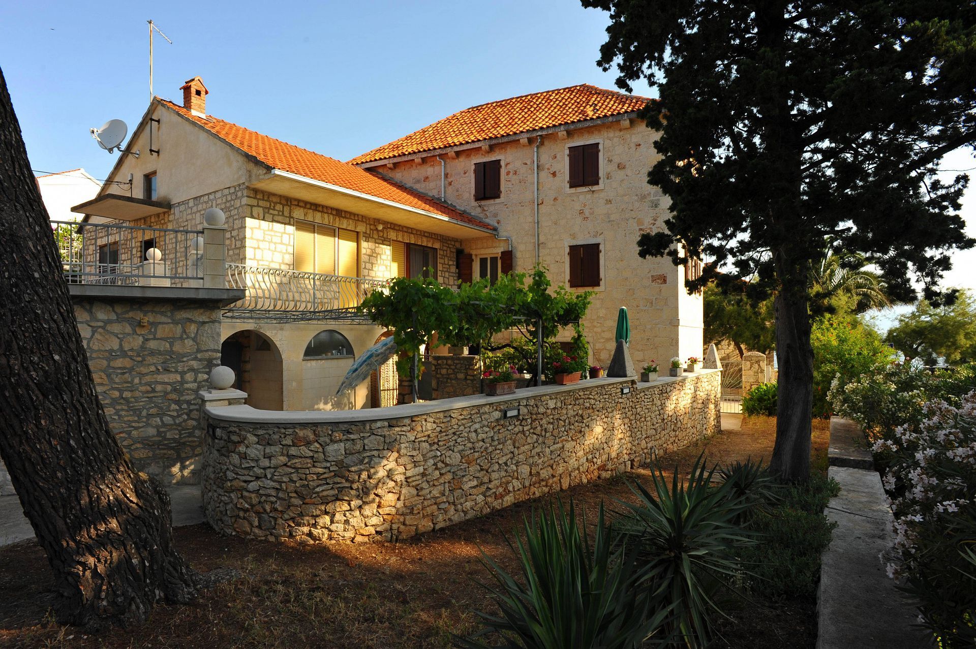 Apartments Piv 102111-A3