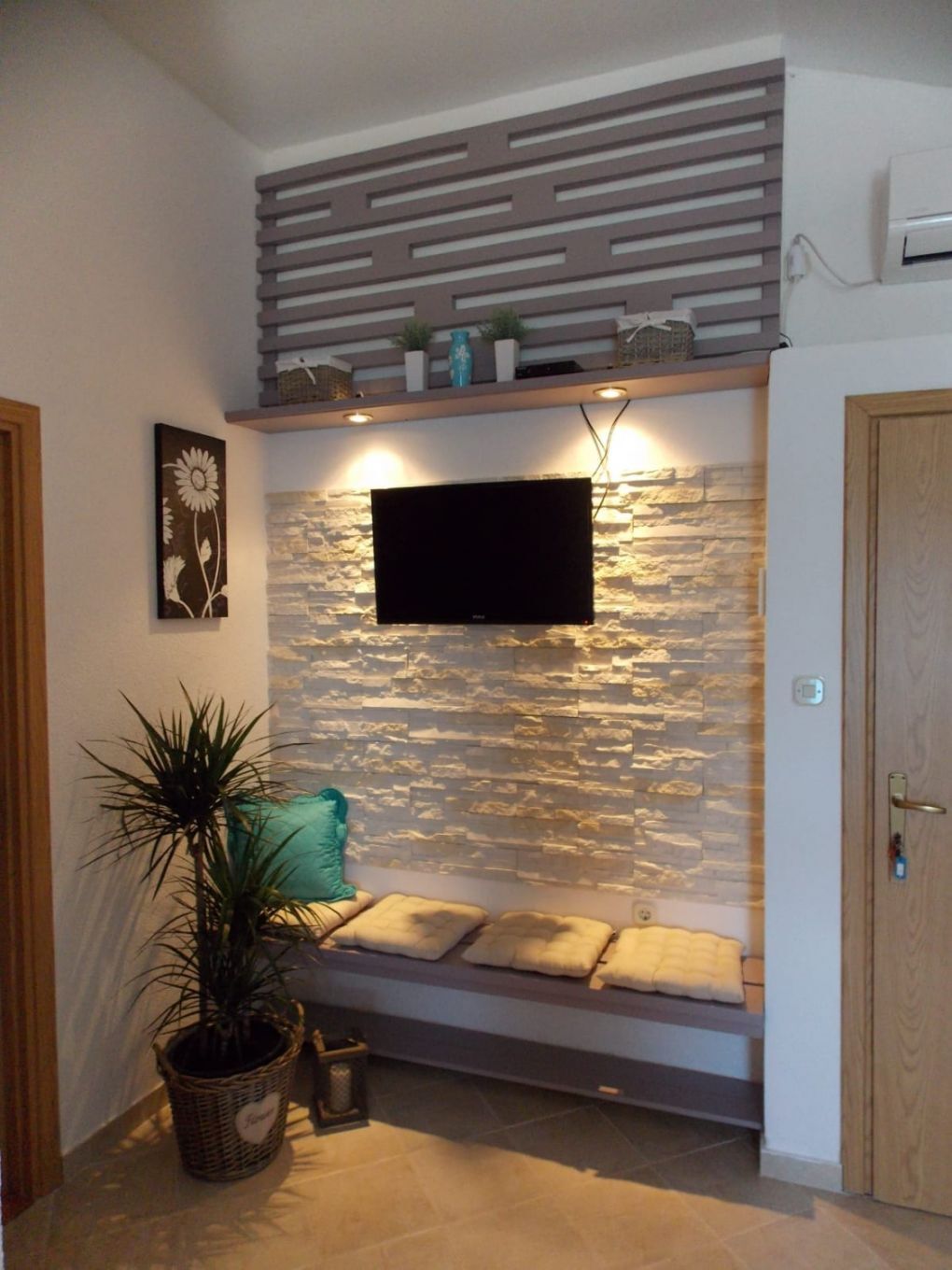 Apartments Vale 102201-A1