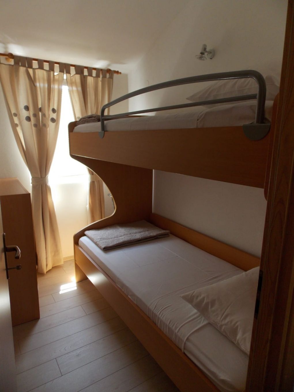 Apartments Vale 102201-A1