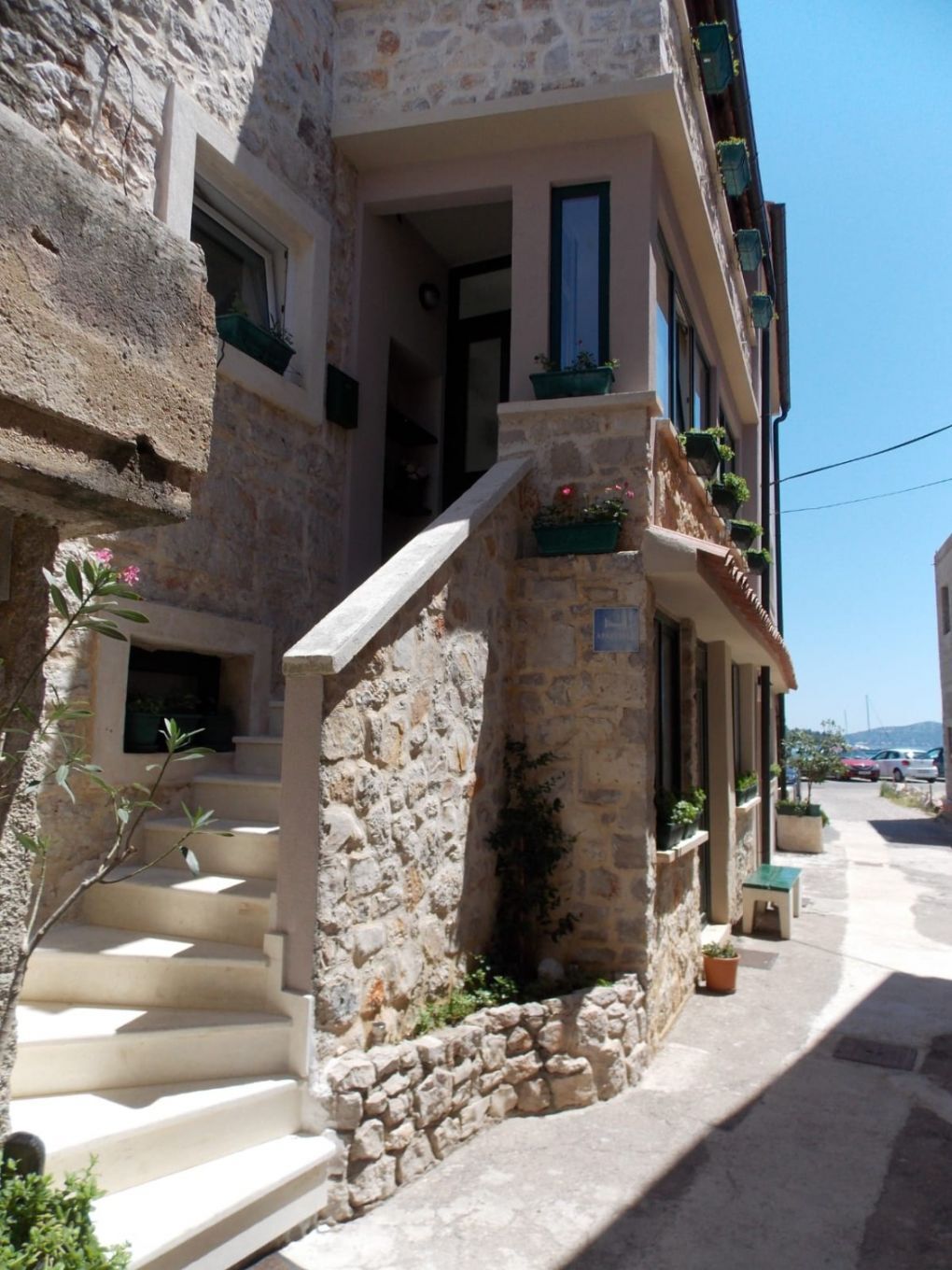 Apartments Vale 102201-A1