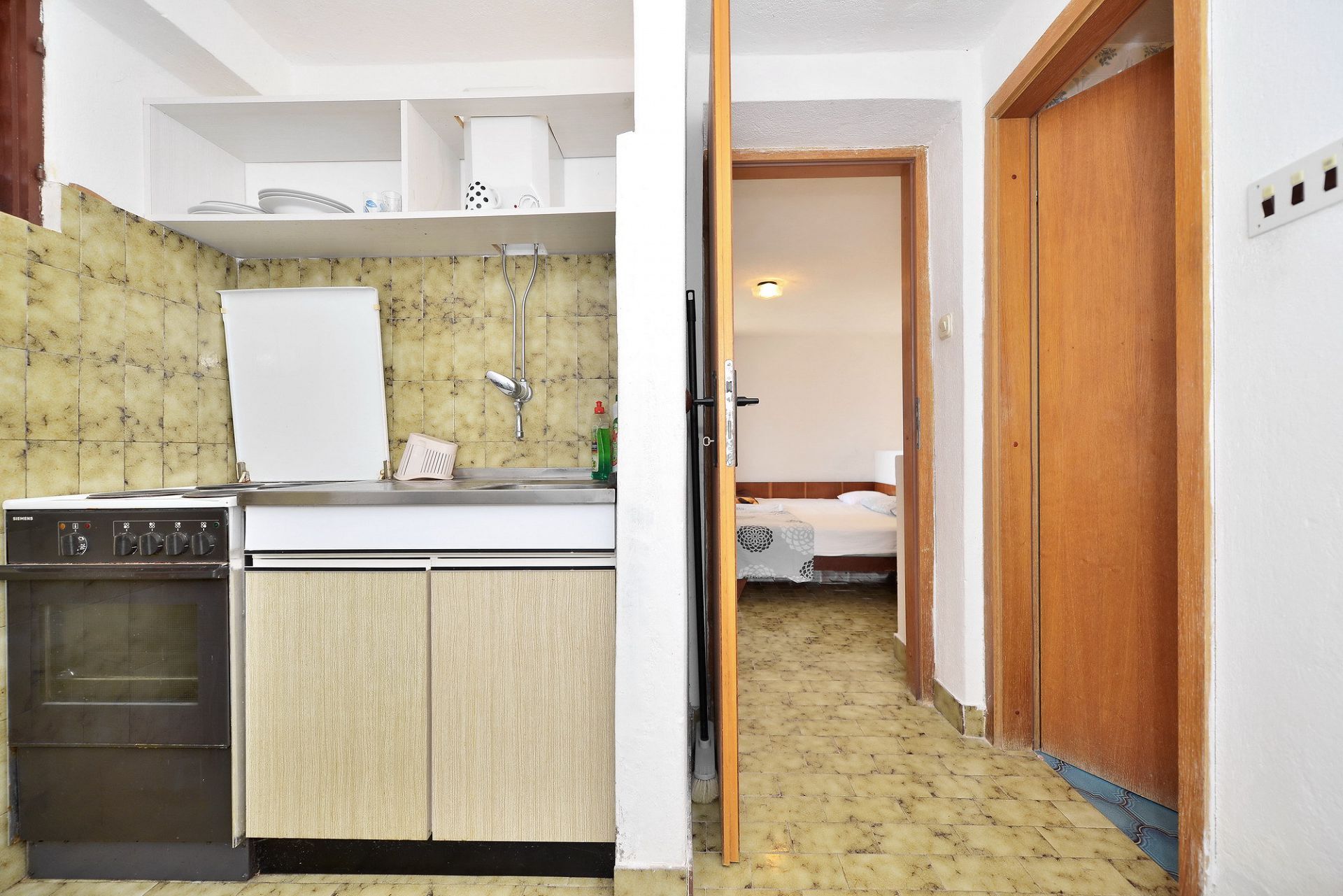 Apartments Goran 102271-A1