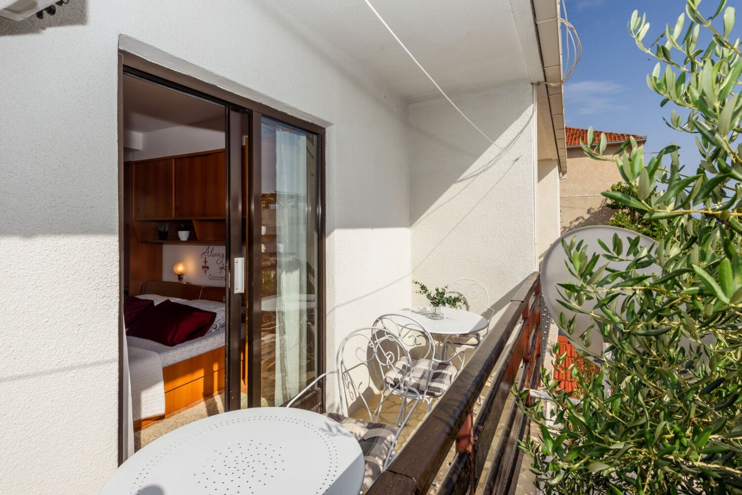 Apartments Goge 102321-A1
