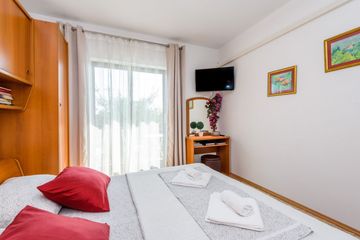Apartments Goge 102321-A1