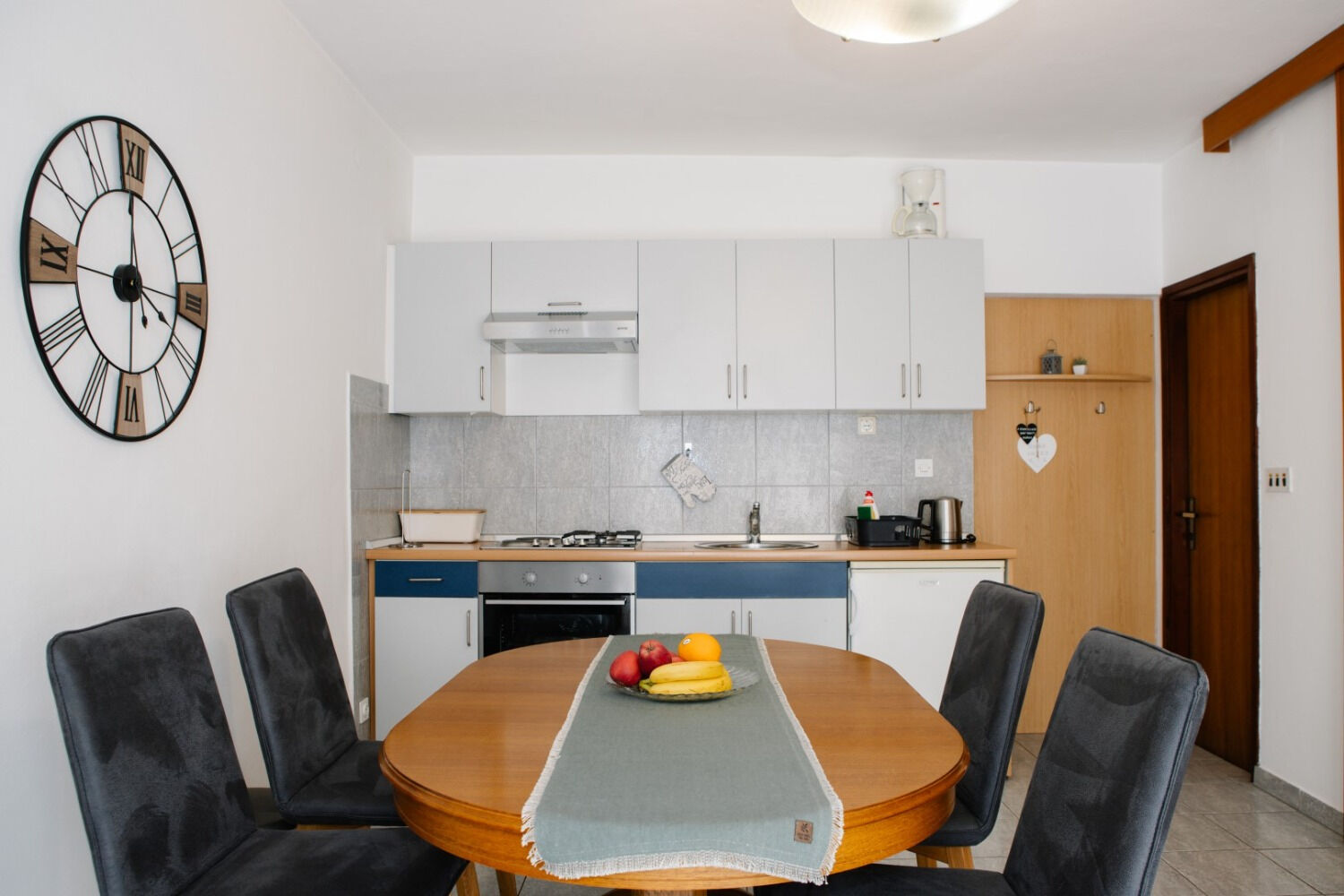 Apartments Petri 102351-A1