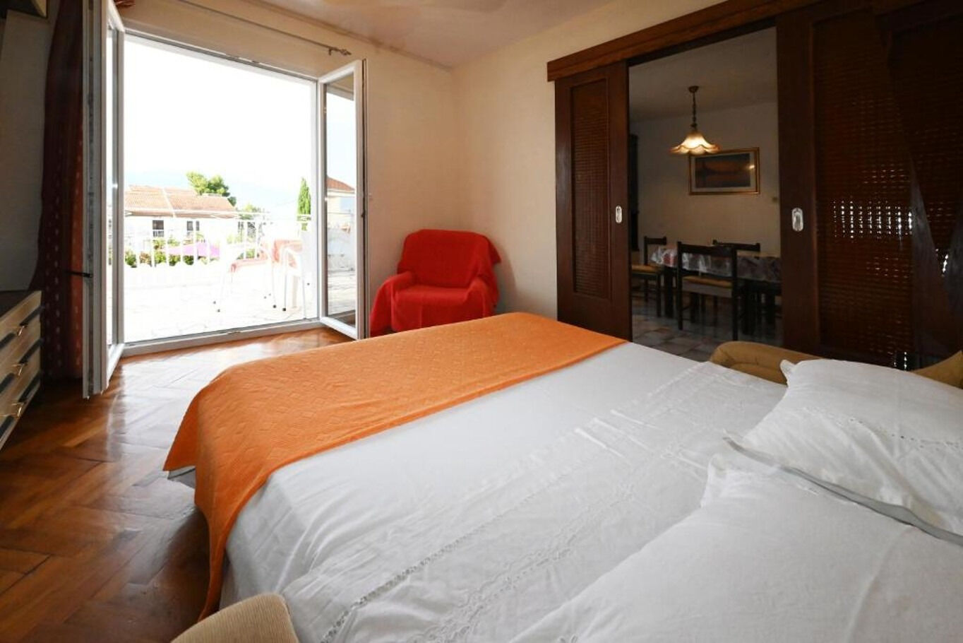 Apartment Mihovilovic 102361-A2