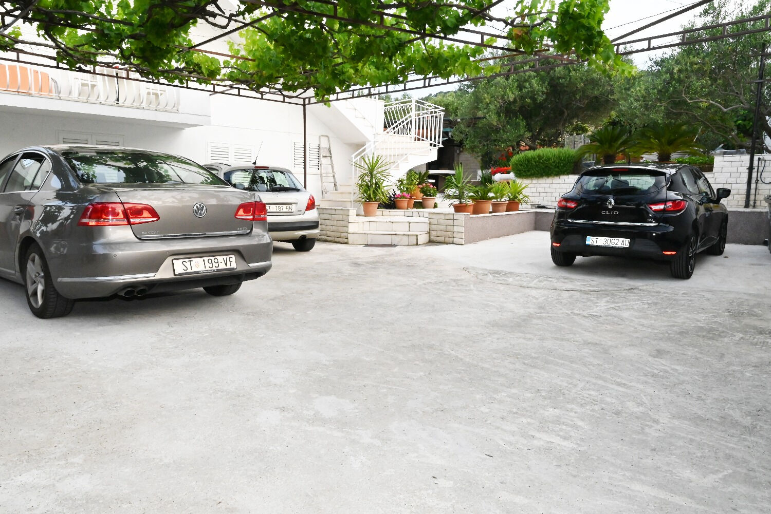 Apartment Mihovilovic 102361-A1