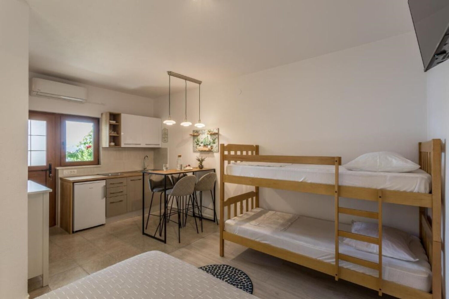 Apartments Nina 10258-A1