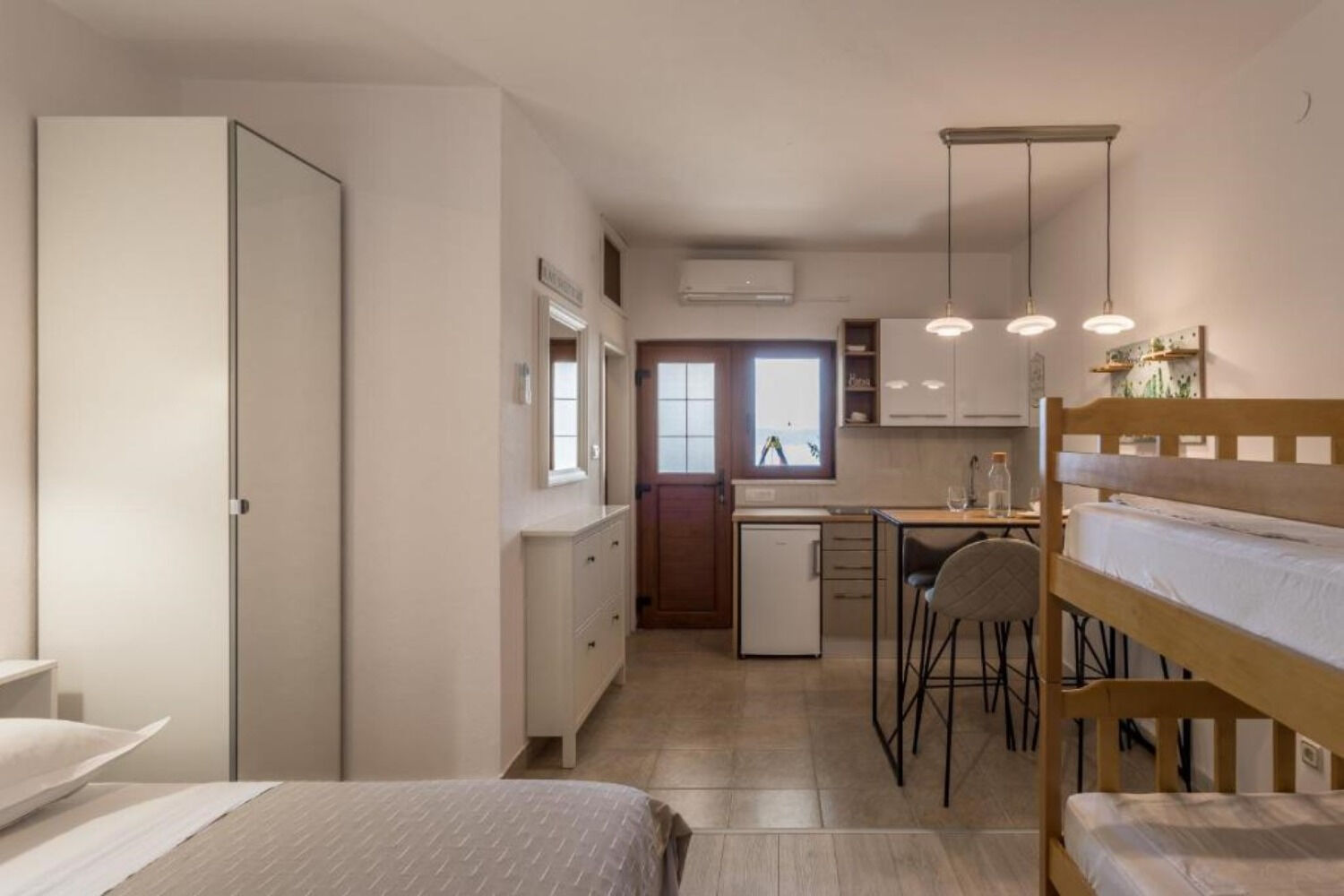 Apartments Nina 10258-A1