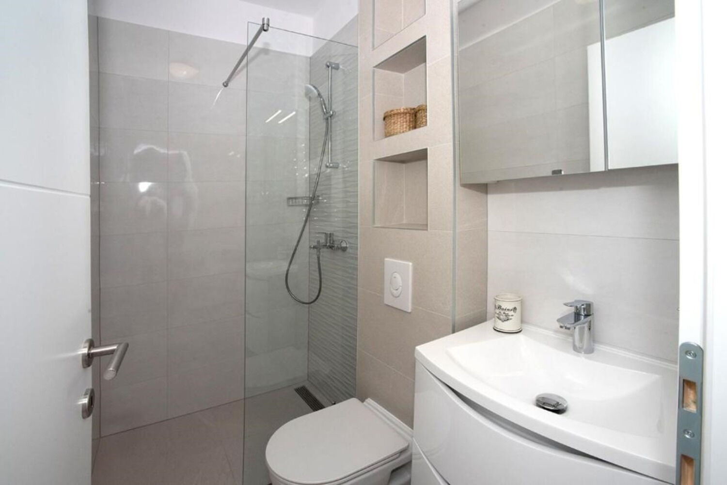 Apartments Nina 10258-A2