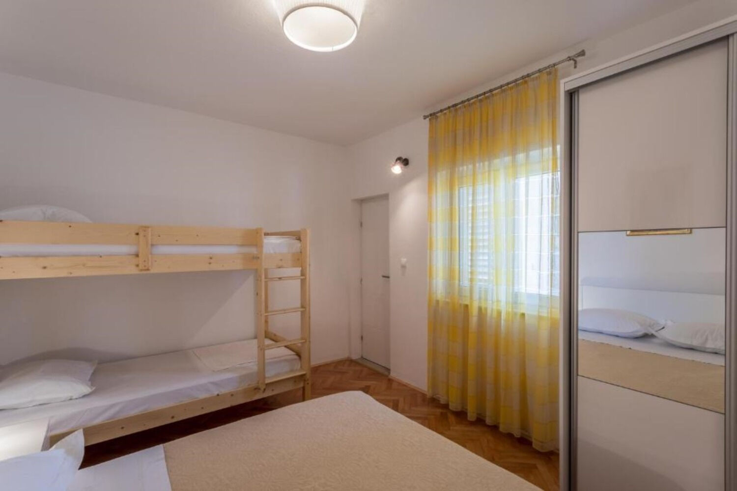 Apartments Nina 10258-A3