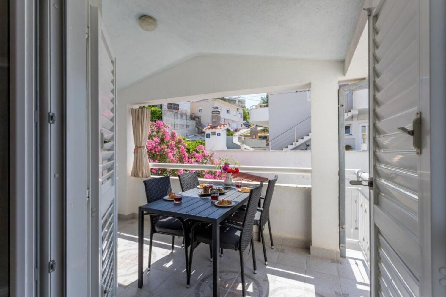 Apartments Nina 10258-A4