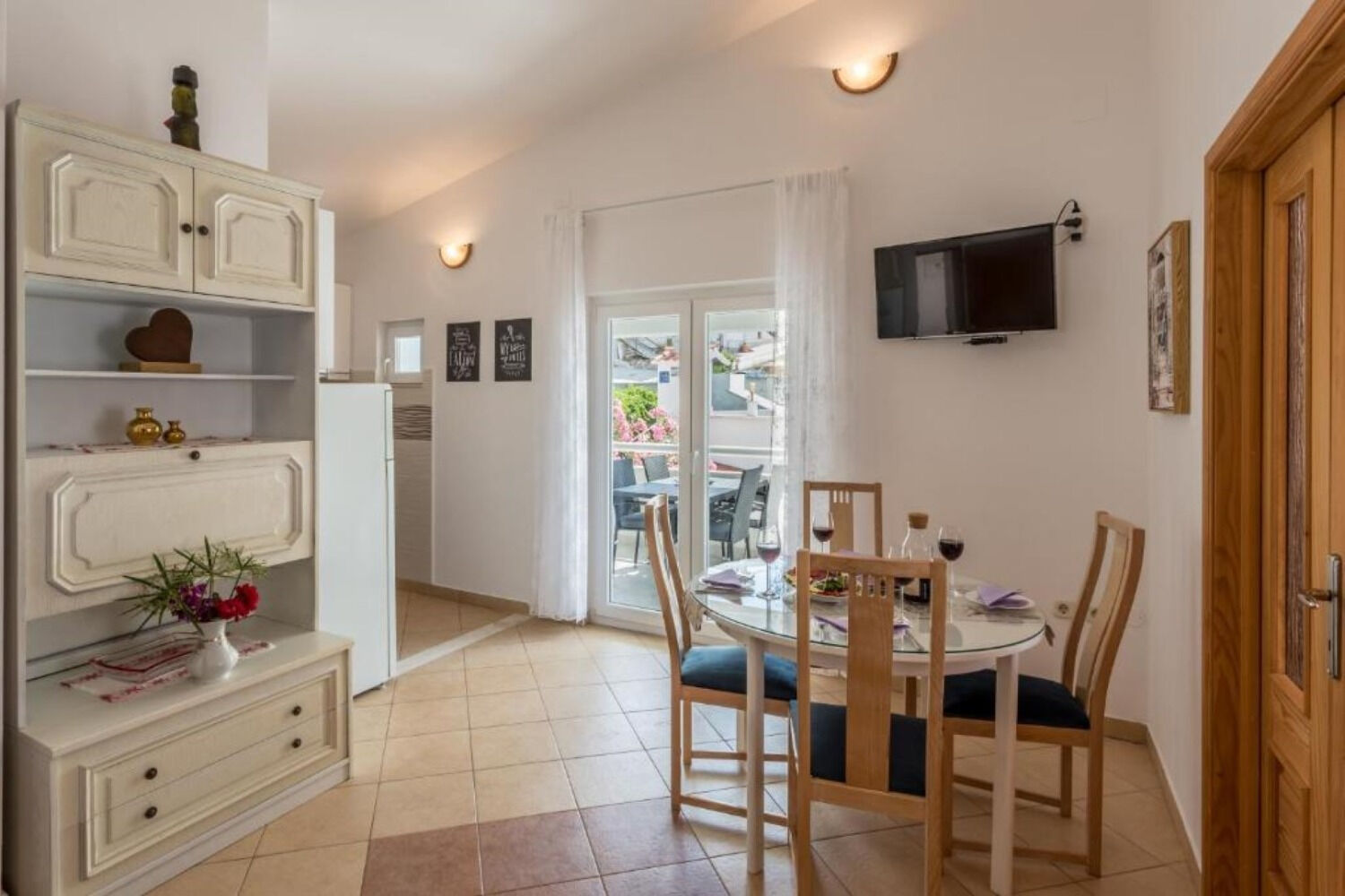 Apartments Nina 10258-A4