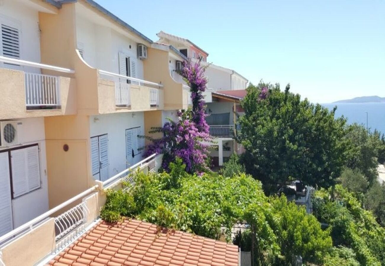 Apartments Nina 10258-A3